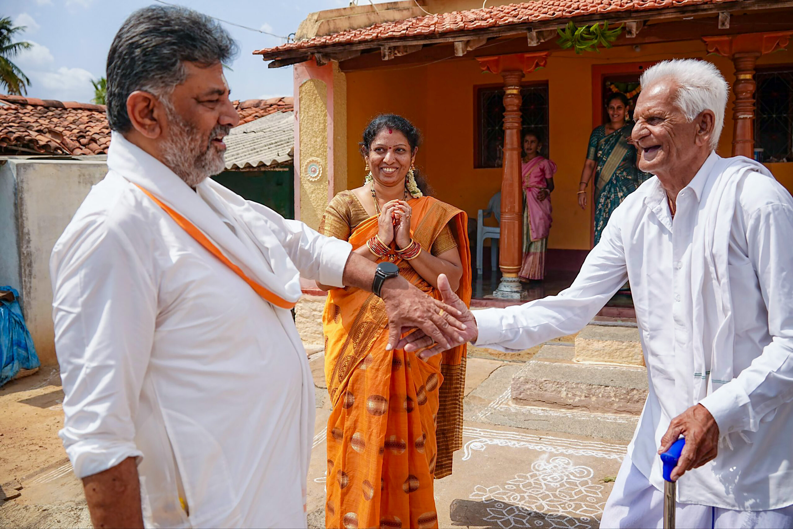 Ramanagara: DK Shivakumar meets citizens during Gauri Ganesh festival #Gallery Ramanagara: DK Shivakumar meets citizens during Gauri Ganesh festival #Gallery