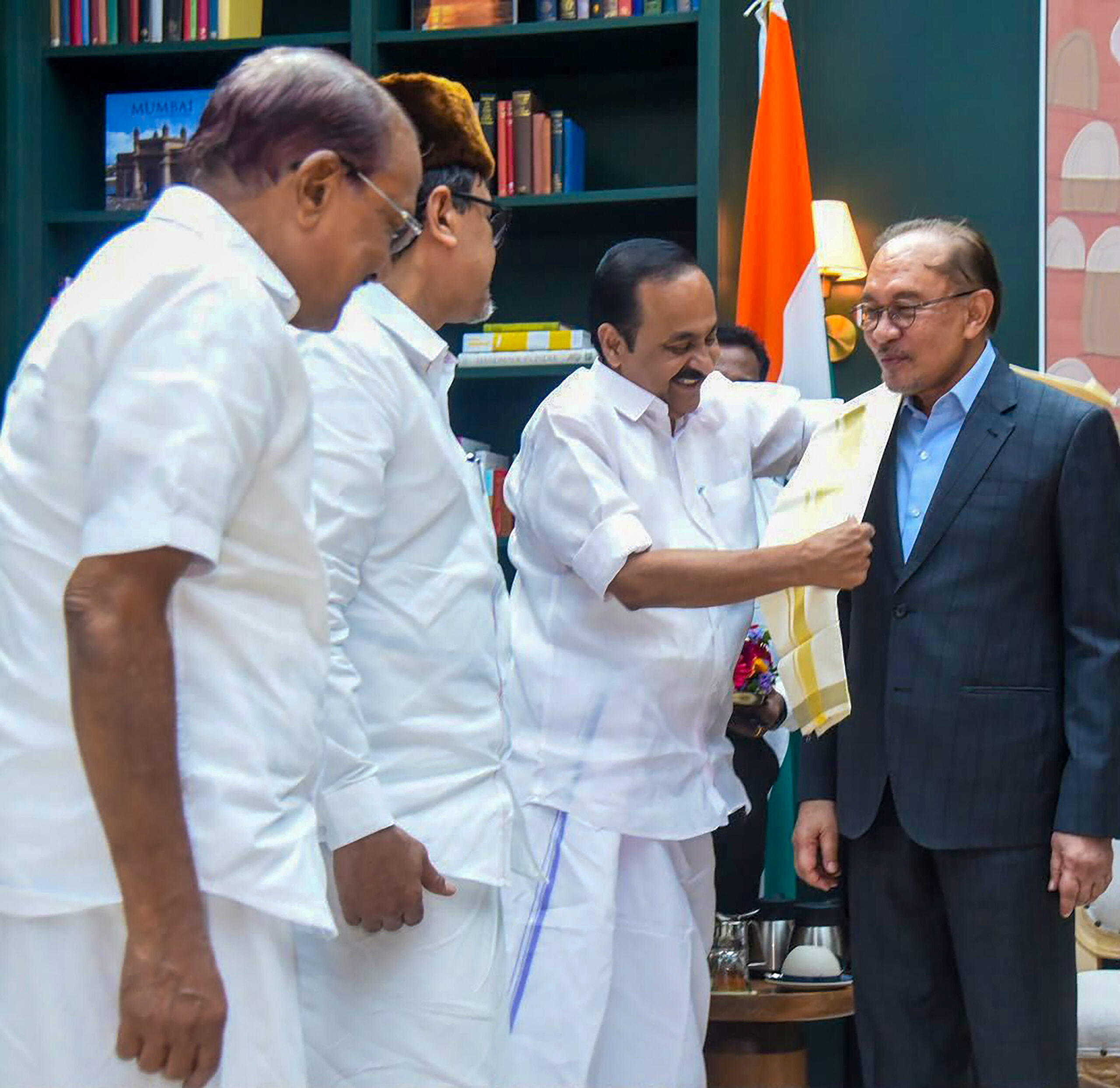Thiruvananthapuram: Anwar Ibrahim Meets V D Satheesan #Gallery Thiruvananthapuram: Anwar Ibrahim Meets V D Satheesan #Gallery