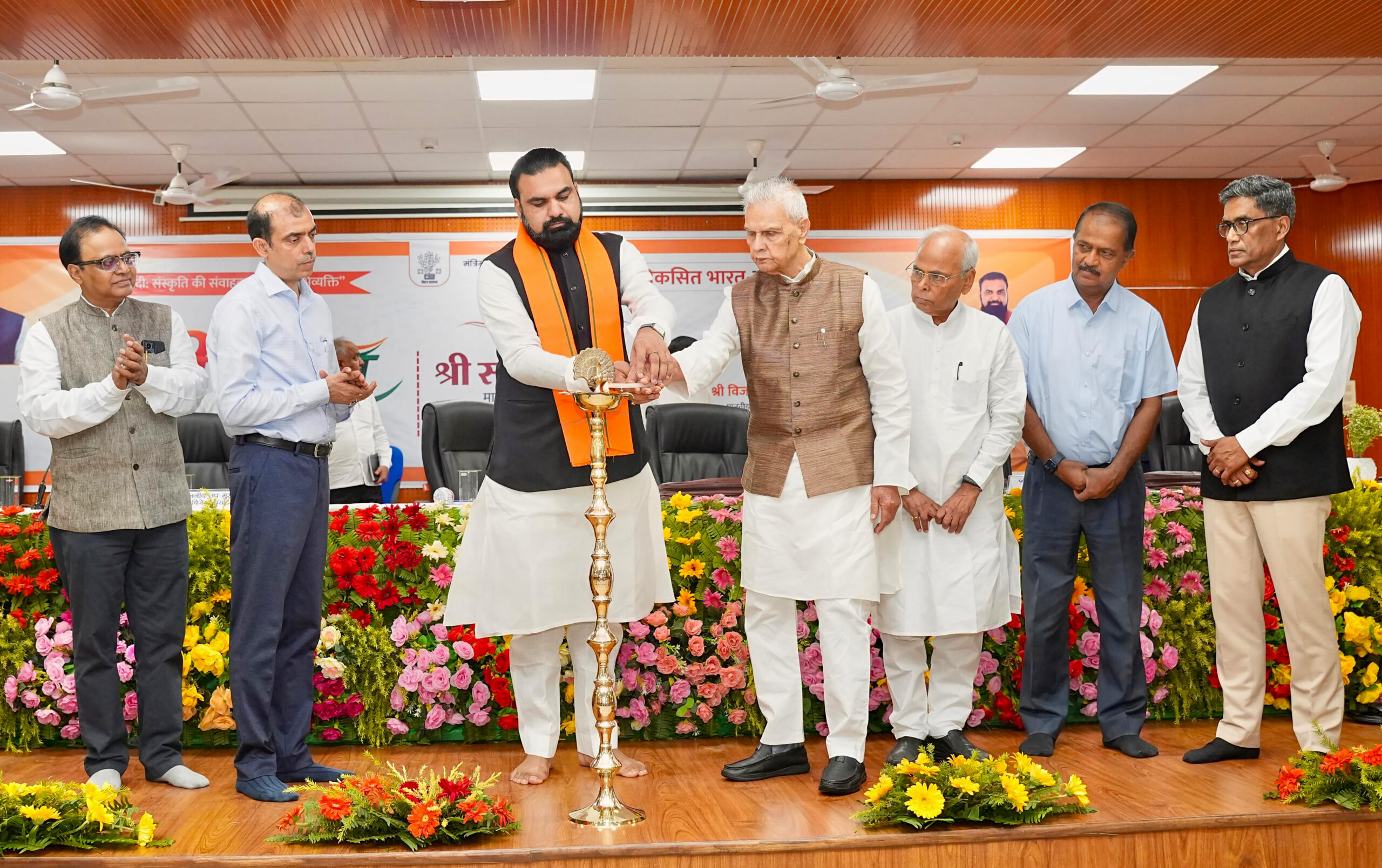 Patna: CM Samrat Choudhary inaugurates Hindi Diwas programme #Gallery Patna: CM Samrat Choudhary inaugurates Hindi Diwas programme #Gallery
