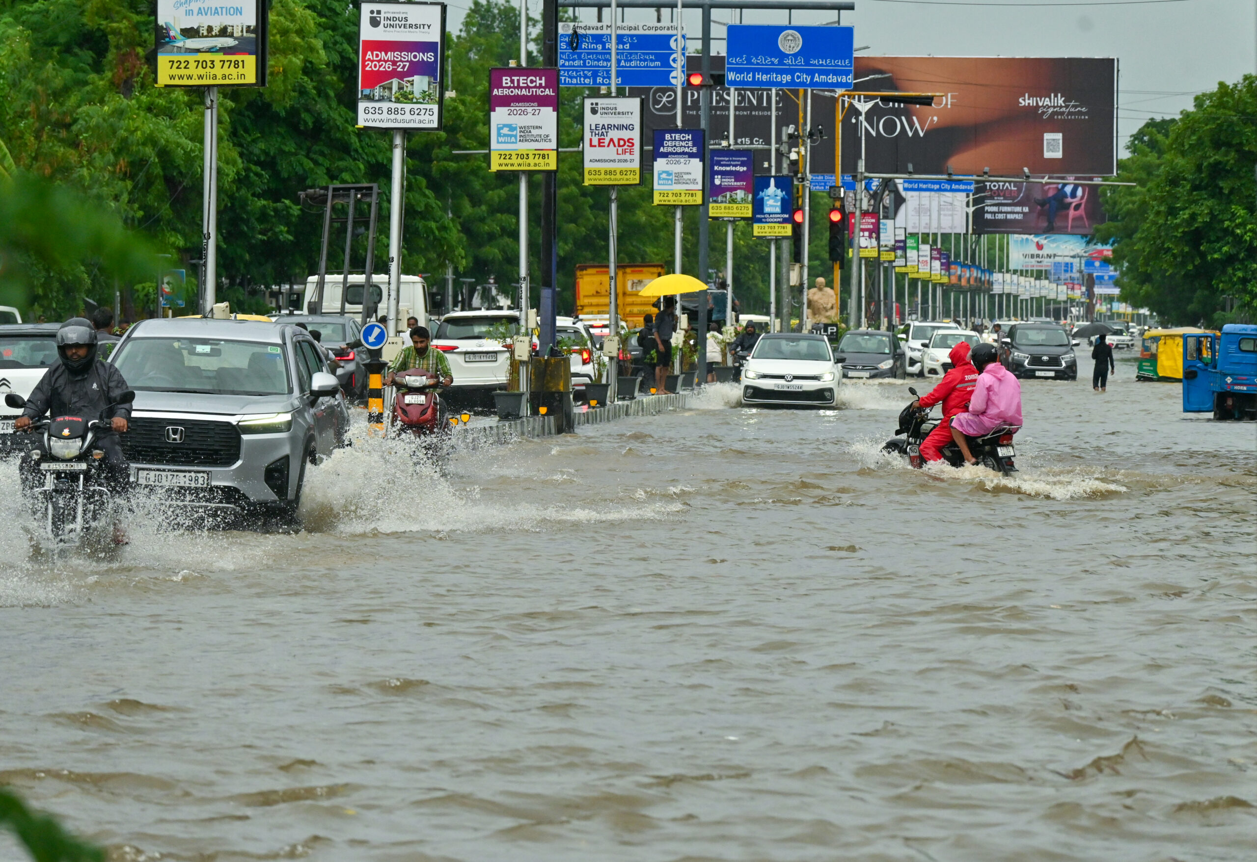 Ahmedabad: Waterlogging after rain #Gallery Ahmedabad: Waterlogging after rain #Gallery