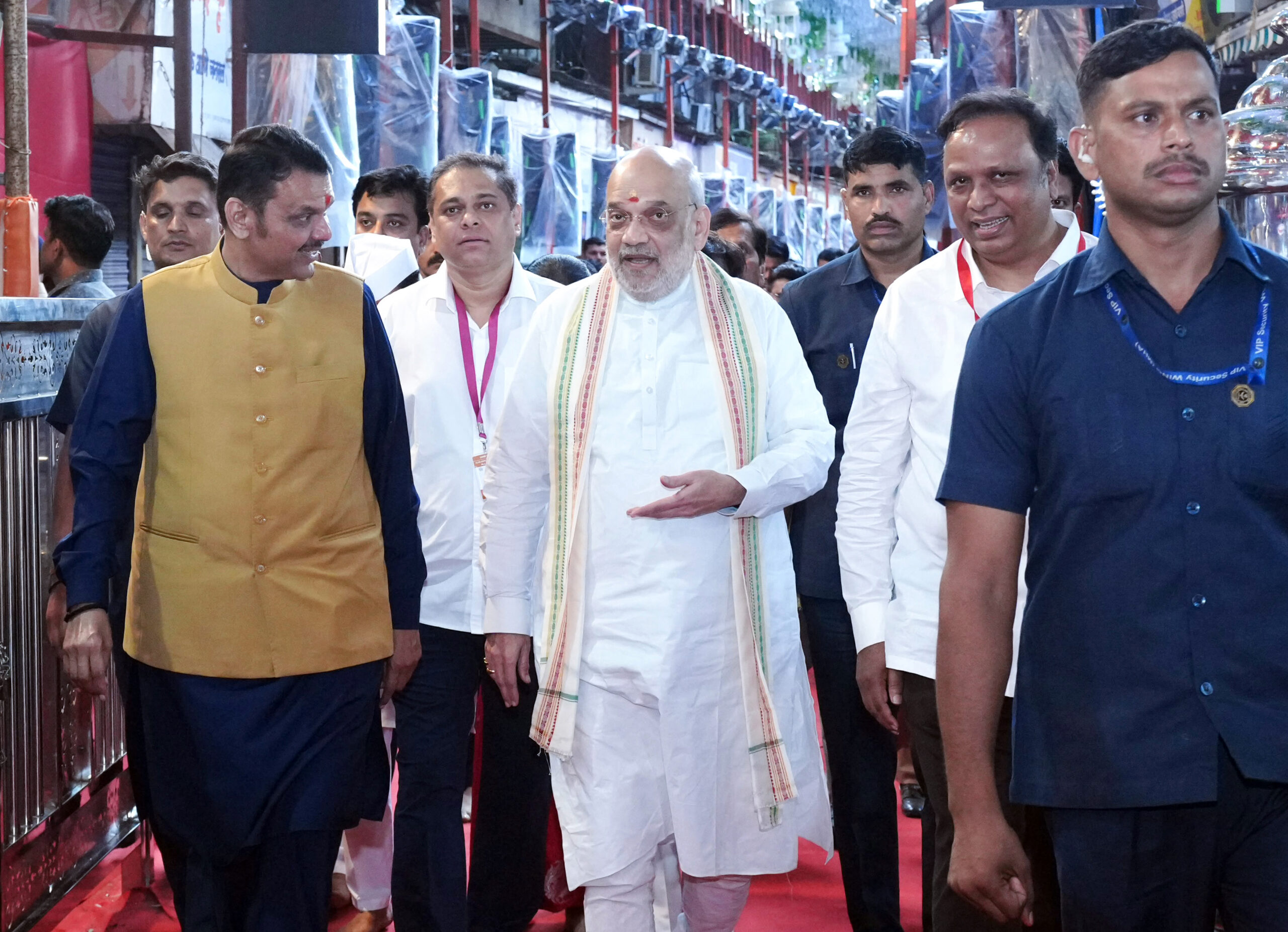 Mumbai: Amit Shah and CM Fadnavis at Lalbaugcha Raja #Gallery Mumbai: Amit Shah and CM Fadnavis at Lalbaugcha Raja #Gallery