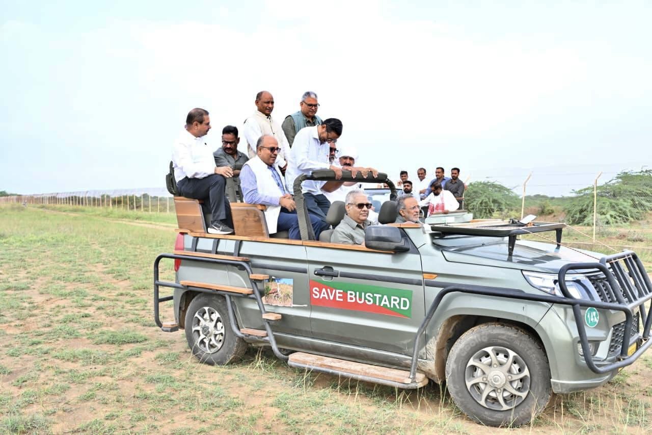 Bhupender Yadav reviews Great Indian Bustard conservation work in Gujarat’s Kachchh Bhupender Yadav reviews Great Indian Bustard conservation work in Gujarat’s Kachchh