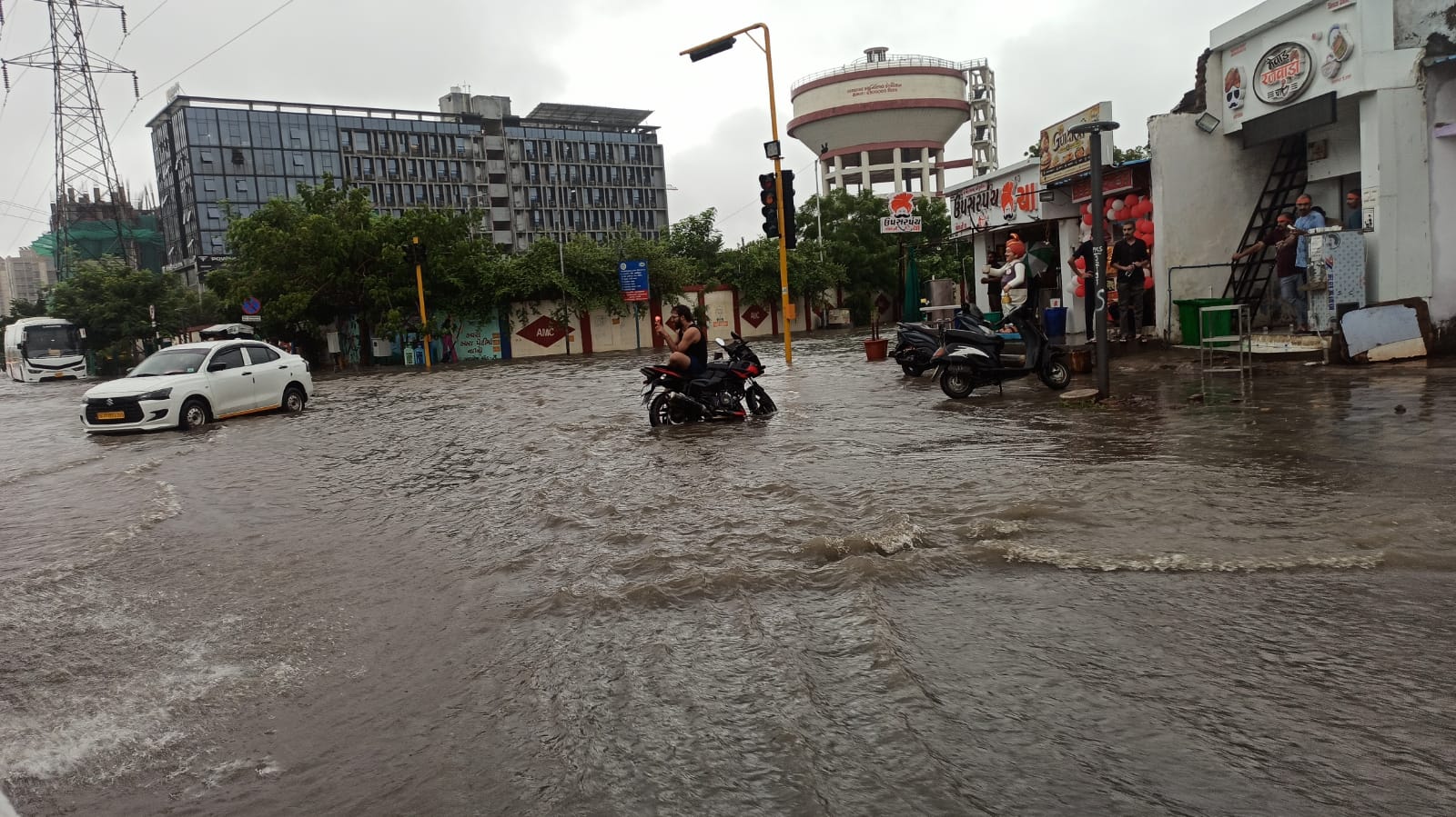 Gujarat: Ahmedabad logs 768.29 mm rainfall, civic body sets up 24-hour control rooms across zones Gujarat: Ahmedabad logs 768.29 mm rainfall, civic body sets up 24-hour control rooms across zones