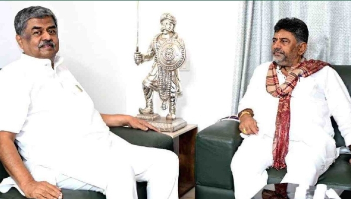 Congress Karnataka chief Hariprasad unhappy over dais exclusion at 100-day celebration, CM Shivakumar downplays row Congress Karnataka chief Hariprasad unhappy over dais exclusion at 100-day celebration, CM Shivakumar downplays row