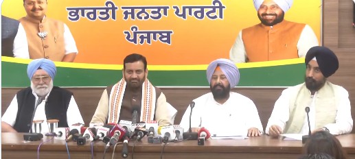 Former Punjab CM Parkash Singh Badal's aide joins BJP Former Punjab CM Parkash Singh Badal's aide joins BJP