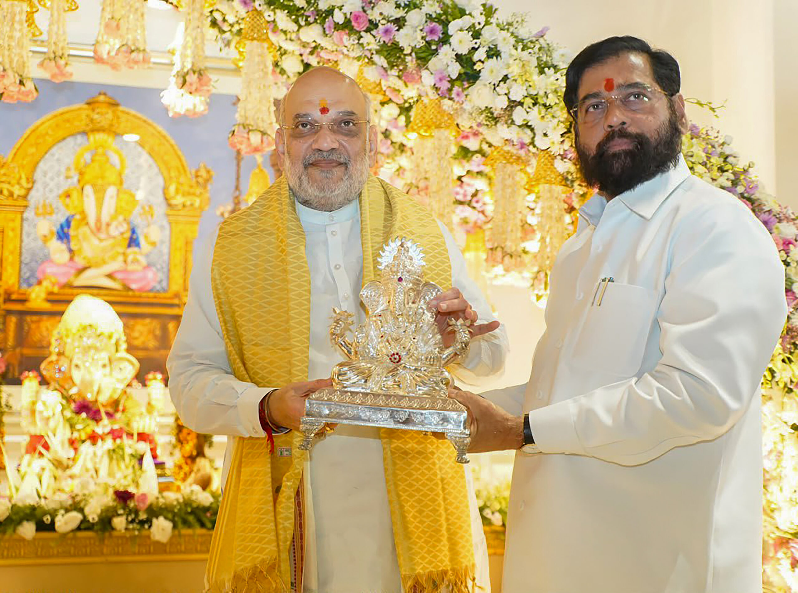 Mumbai: Amit Shah Attends Ganesh Utsav at Eknath Shinde's Residence #Gallery Mumbai: Amit Shah Attends Ganesh Utsav at Eknath Shinde's Residence #Gallery