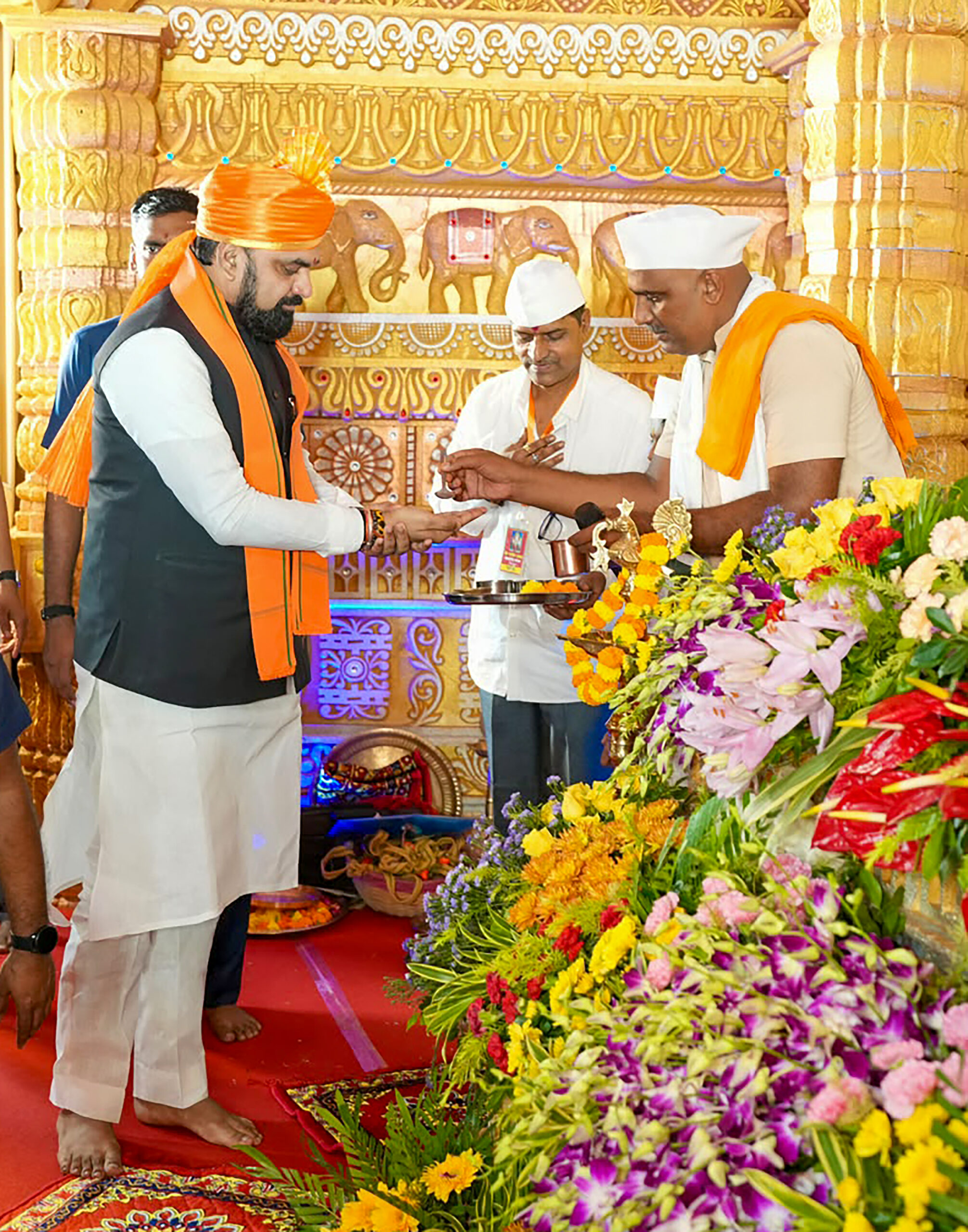 Patna: CM Samrat Choudhary Attends Ganesh Chaturthi Celebration #Gallery Patna: CM Samrat Choudhary Attends Ganesh Chaturthi Celebration #Gallery