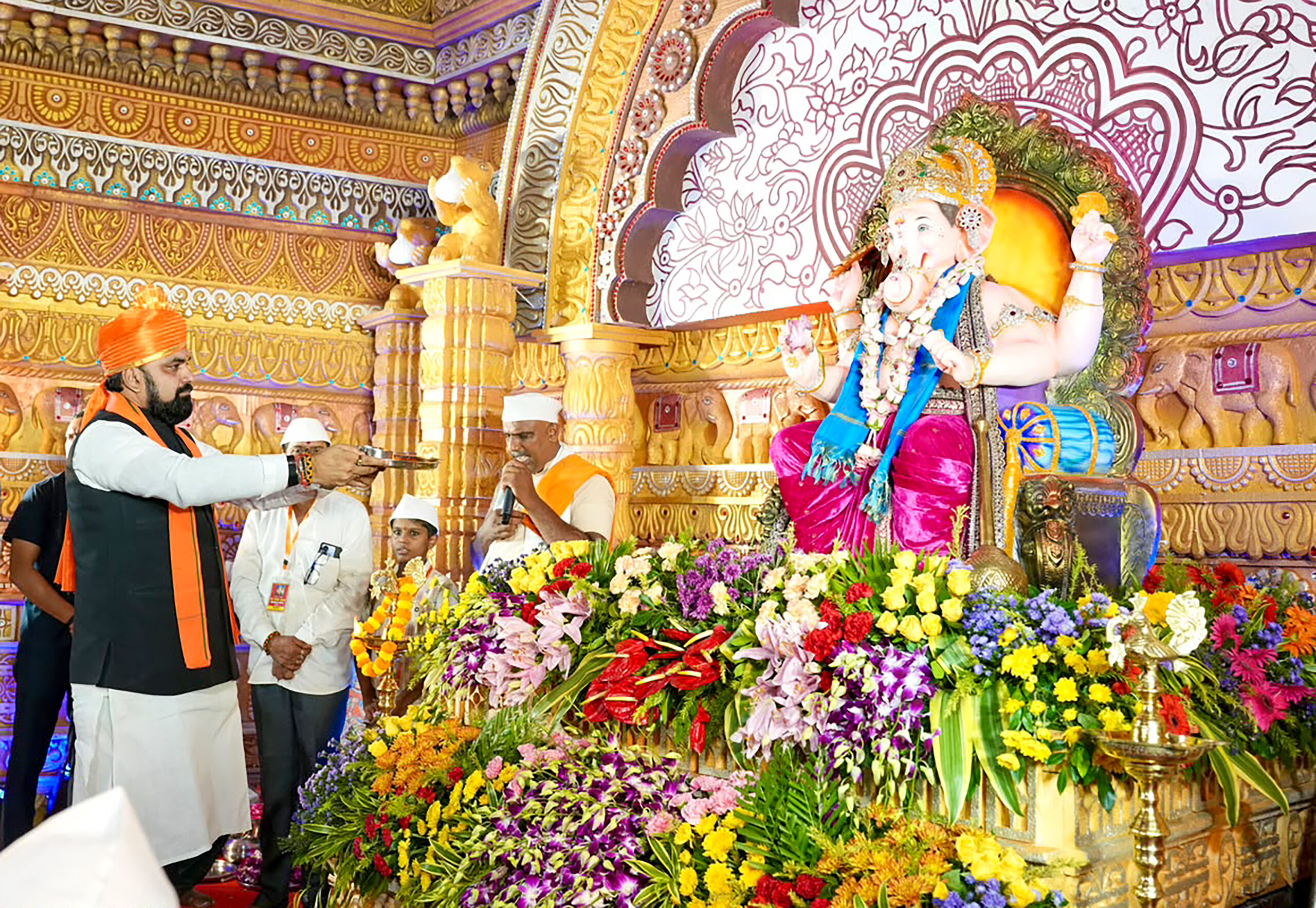 Patna: CM Samrat Choudhary Attends Ganesh Chaturthi Celebration #Gallery Patna: CM Samrat Choudhary Attends Ganesh Chaturthi Celebration #Gallery