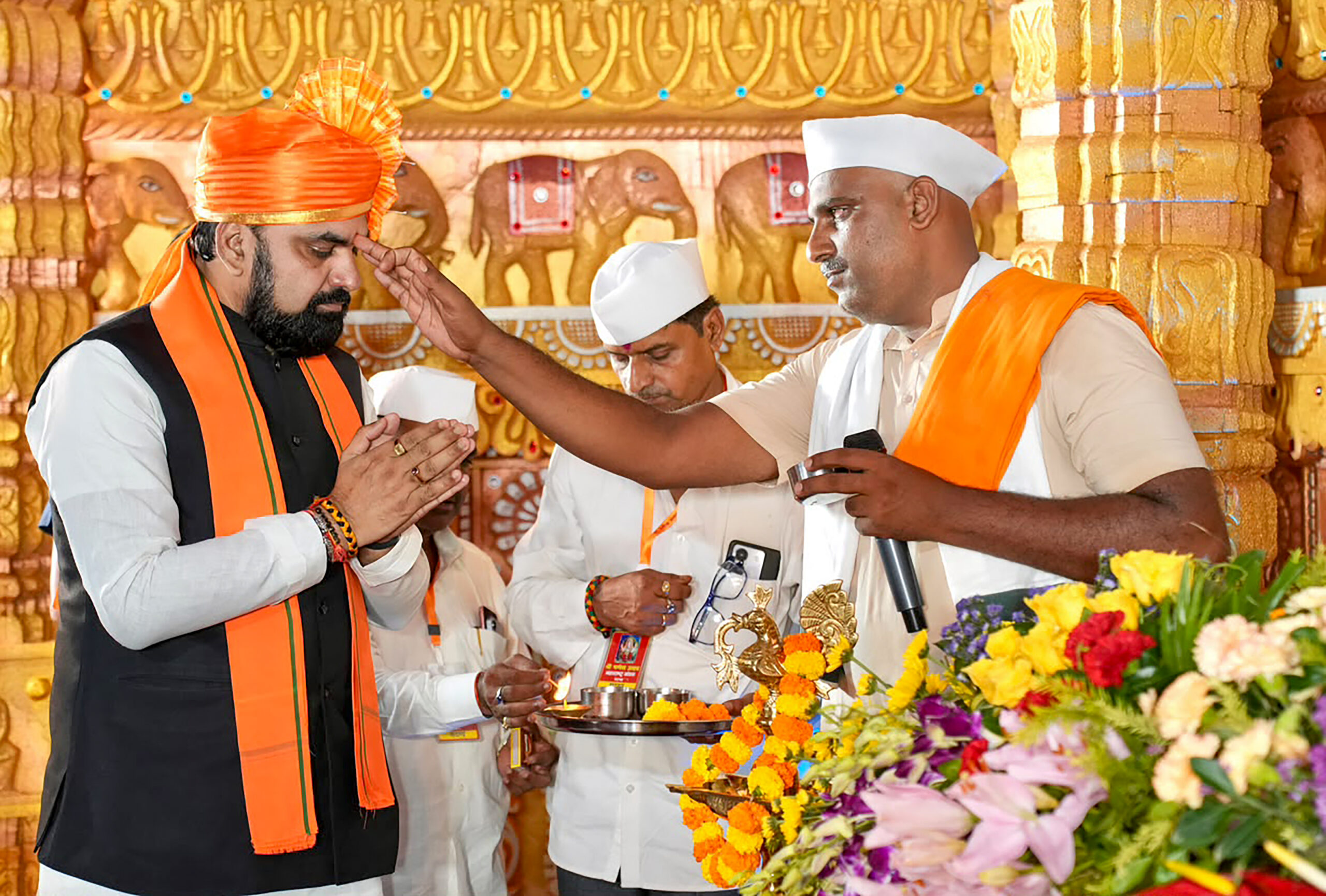 Patna: CM Samrat Choudhary Attends Ganesh Chaturthi Celebration #Gallery Patna: CM Samrat Choudhary Attends Ganesh Chaturthi Celebration #Gallery
