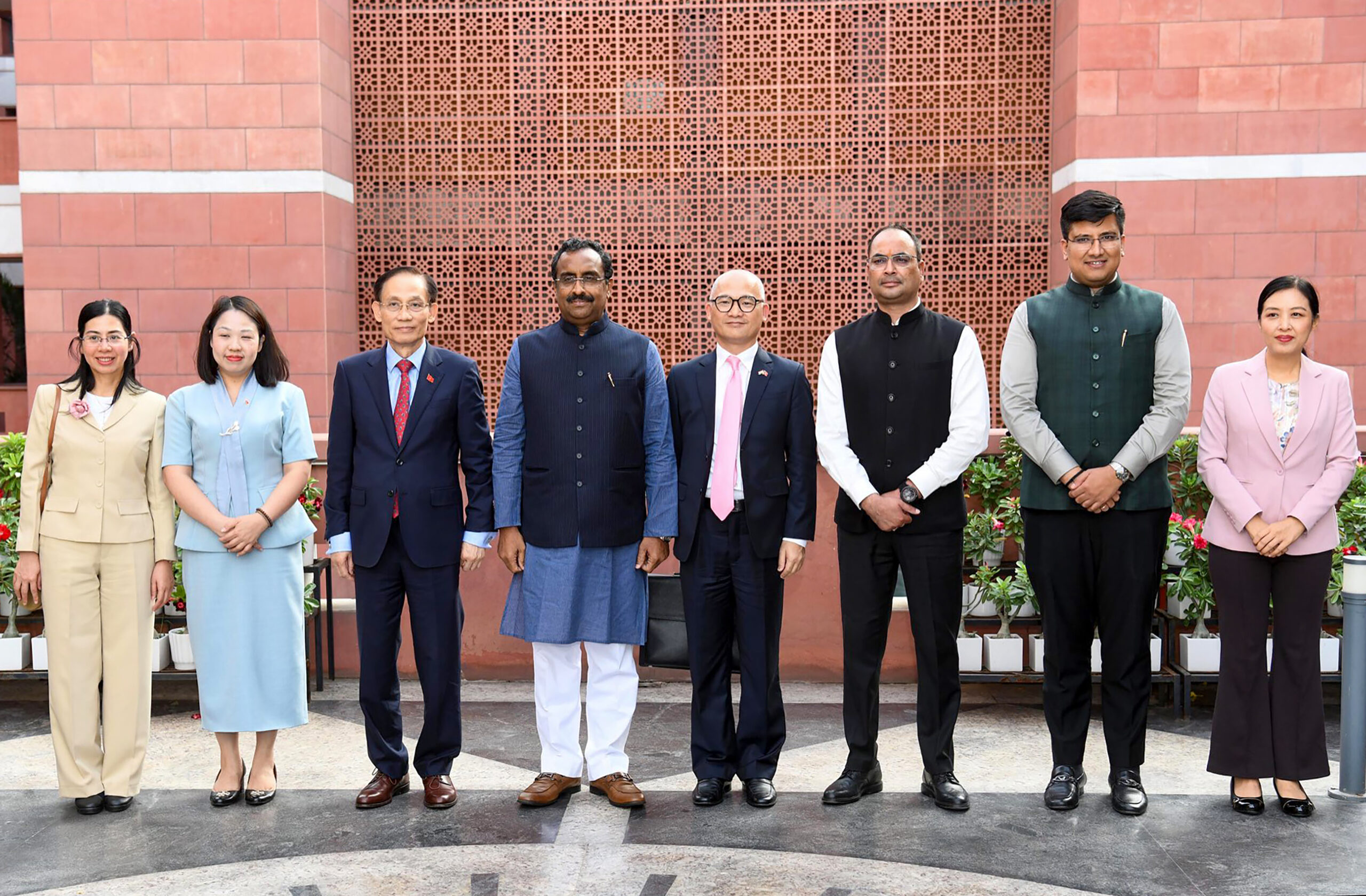 New Delhi: Ram Madhav Meets Vietnamese Foreign Affairs Minister #Gallery New Delhi: Ram Madhav Meets Vietnamese Foreign Affairs Minister #Gallery