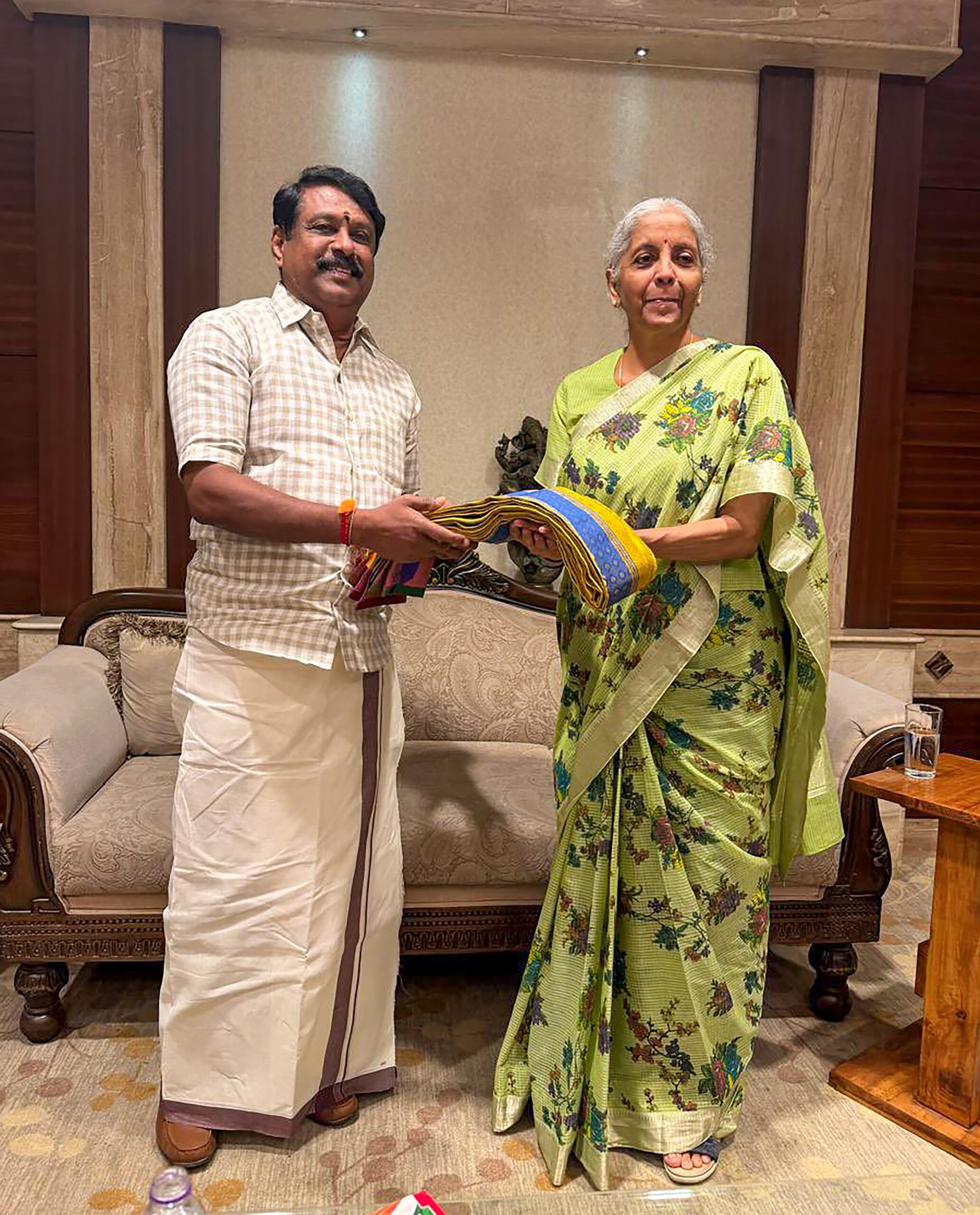 Chennai: Nainar Nagenthran Receives FM Sitharaman at Airport #Gallery Chennai: Nainar Nagenthran Receives FM Sitharaman at Airport #Gallery