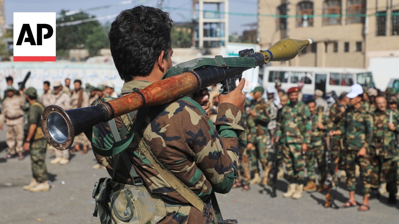 Houthis seize 2 more strategic islands in the Red Sea (Video) Houthis seize 2 more strategic islands in the Red Sea (Video)
