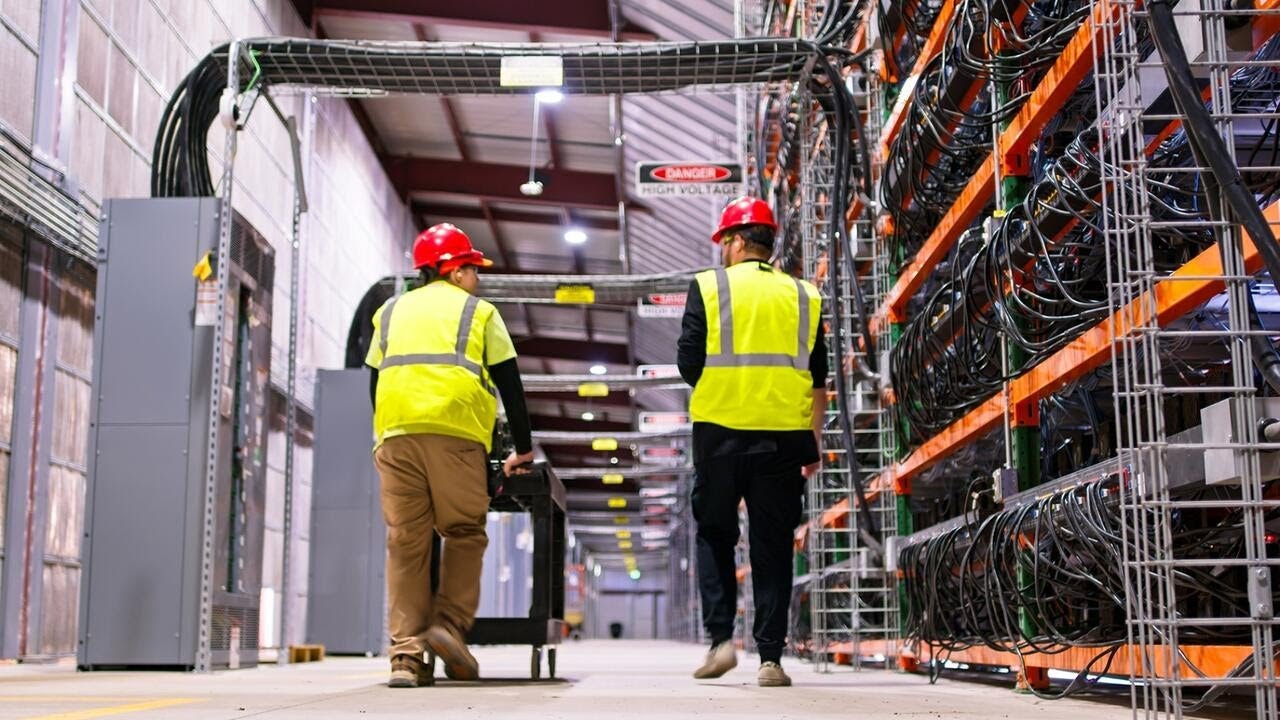 Lower-paid workers who change jobs seeing biggest pay raises in more than 3 years, report finds (Video)
