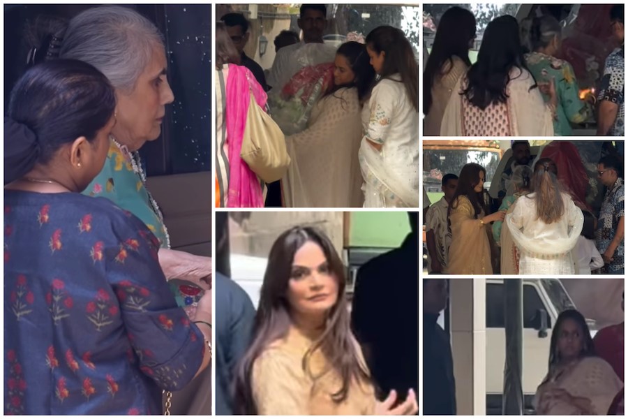 Khan Family Welcomes Ganpati Bappa at Sohail Khan's Mumbai Home Salma Arpita and Alvira Join Celebrations Khan Family Welcomes Ganpati Bappa at Sohail Khan's Mumbai Home Salma Arpita and Alvira Join Celebrations