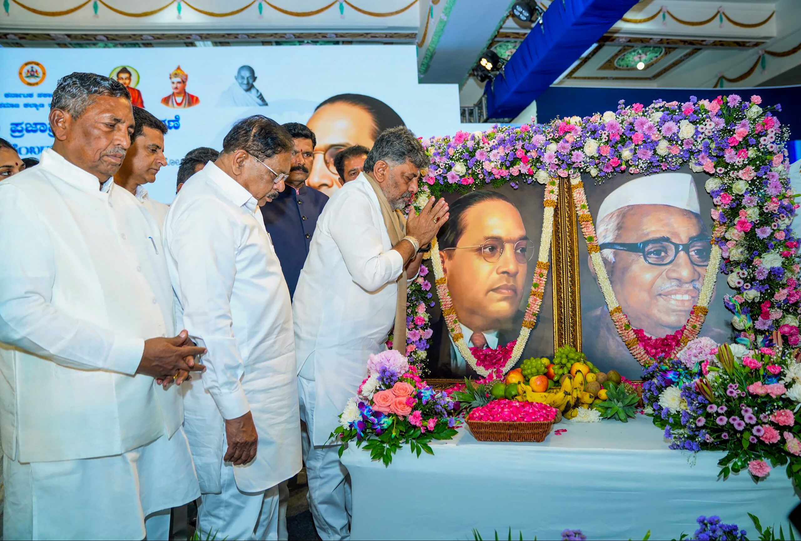 Bengaluru: DK Shivakumar inaugurates International Day of Democracy programme #Gallery Bengaluru: DK Shivakumar inaugurates International Day of Democracy programme #Gallery