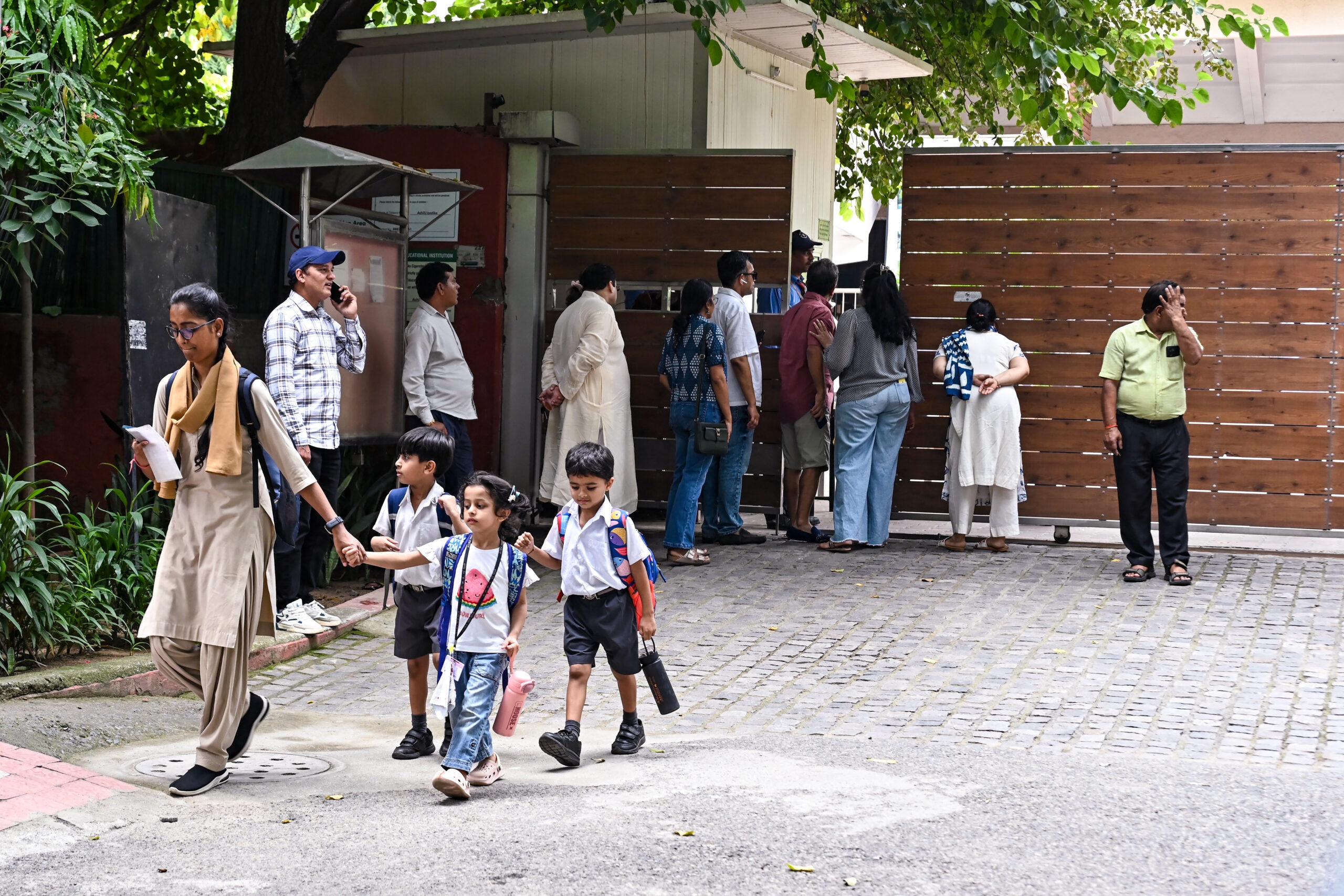 New Delhi: School evacuated after bomb threat #Gallery New Delhi: School evacuated after bomb threat #Gallery
