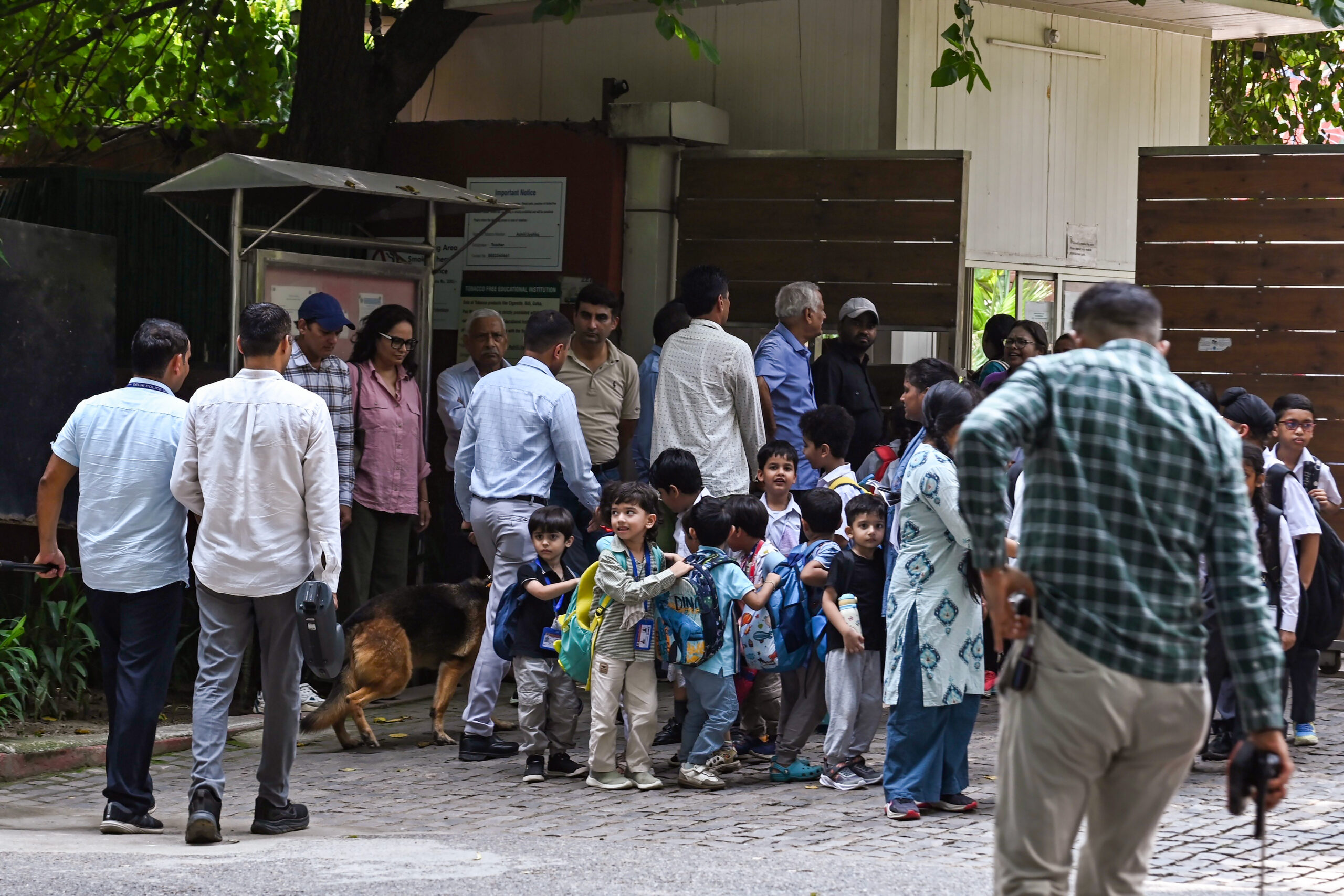 New Delhi: School evacuated after bomb threat #Gallery New Delhi: School evacuated after bomb threat #Gallery