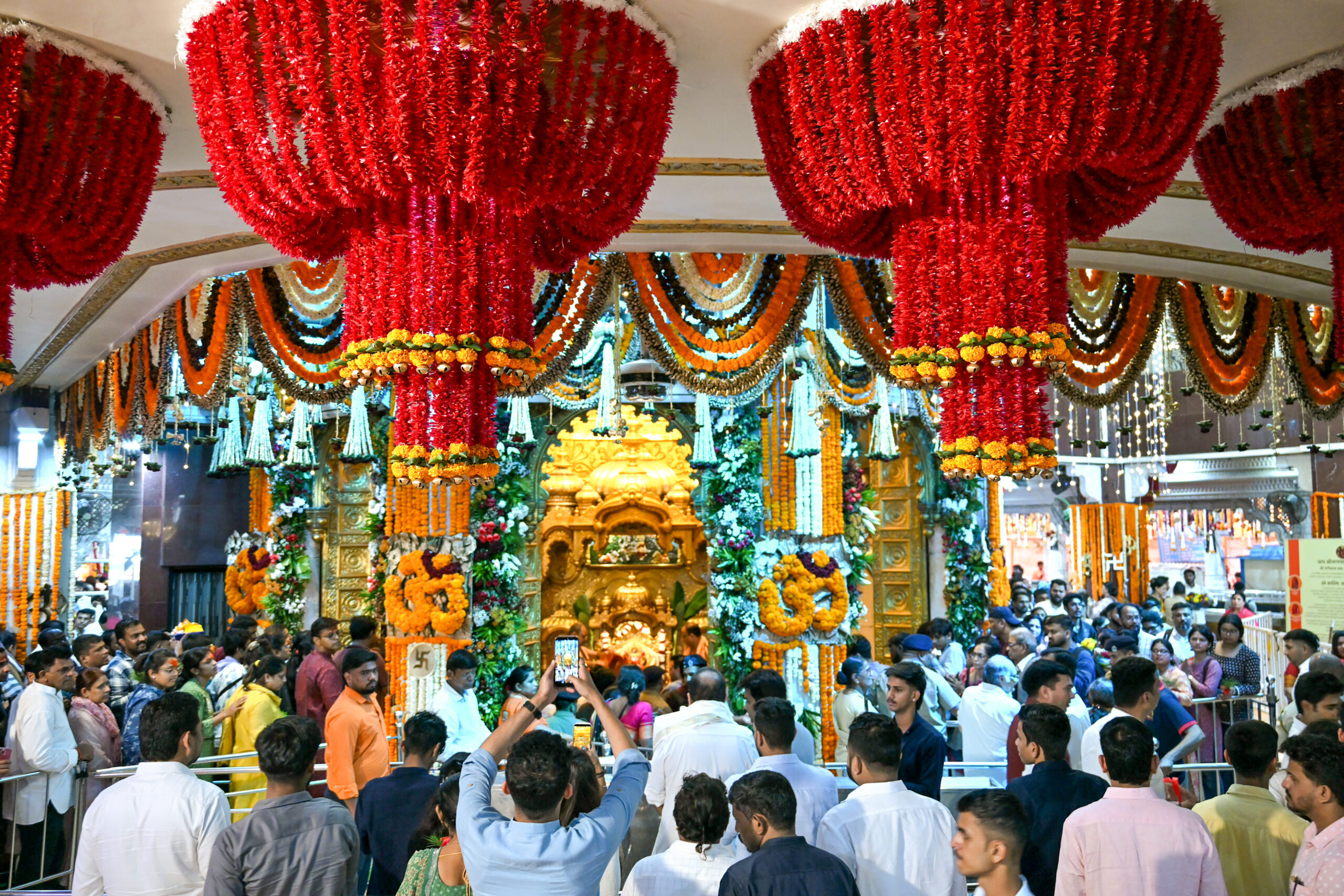 Mumbai: Devotees gather to offer prayers as Shree Sidhivinayak Mandir is decorated for the Ganesh festival, in Mumbai, Maharashtra, on Tuesday, September 15, 2026. (Photo: IANS)