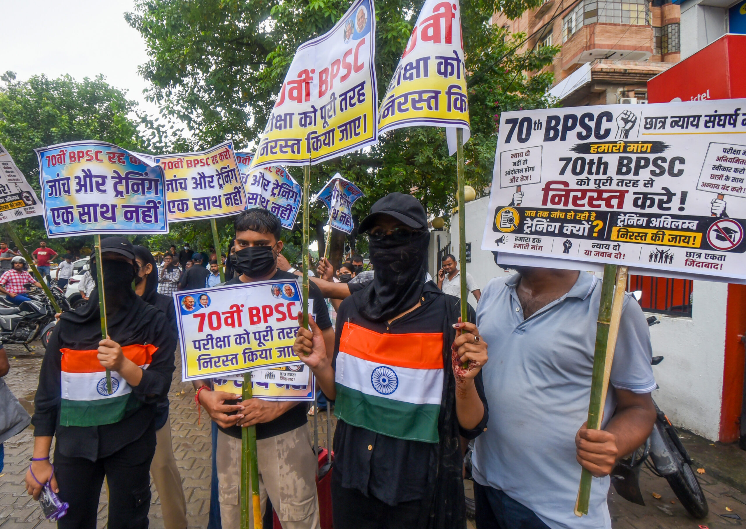 Patna: Aspirants protest over recruitment exams #Gallery Patna: Aspirants protest over recruitment exams #Gallery