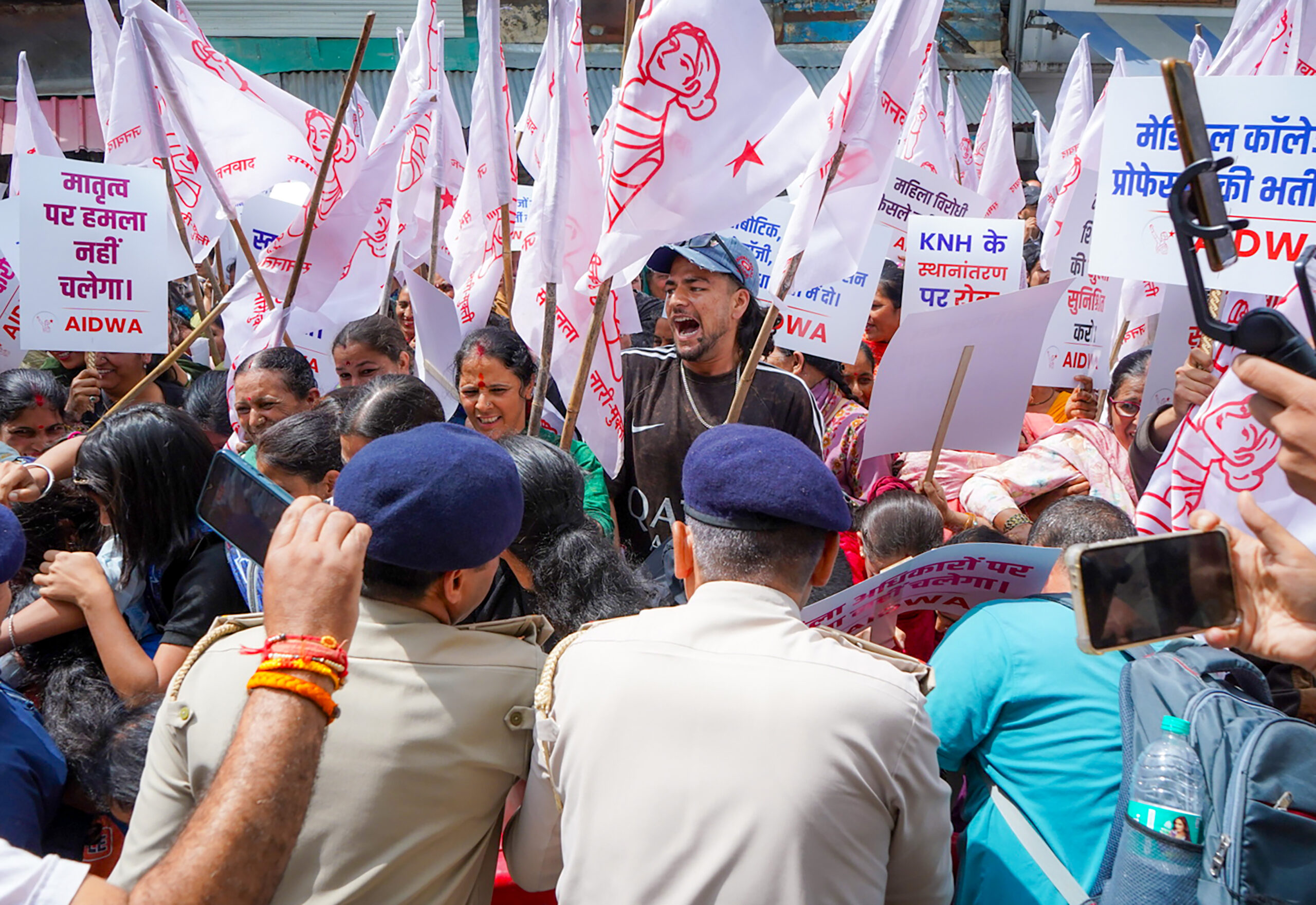Shimla: AIDWA Activists Stage a Protest #Gallery Shimla: AIDWA Activists Stage a Protest #Gallery