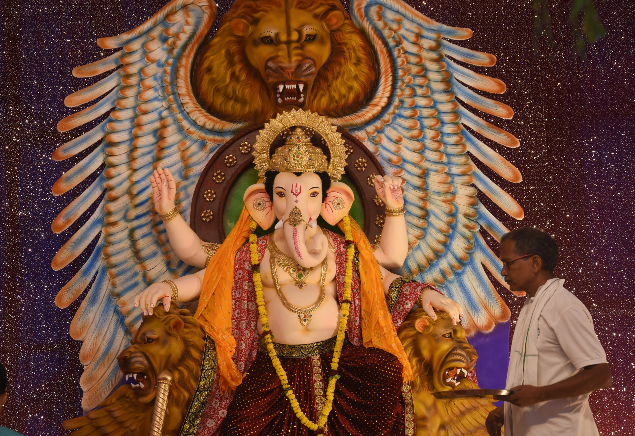 Ranchi: Devotees offer prayer to Lord Ganesha - #Gallery Ranchi: Devotees offer prayer to Lord Ganesha - #Gallery
