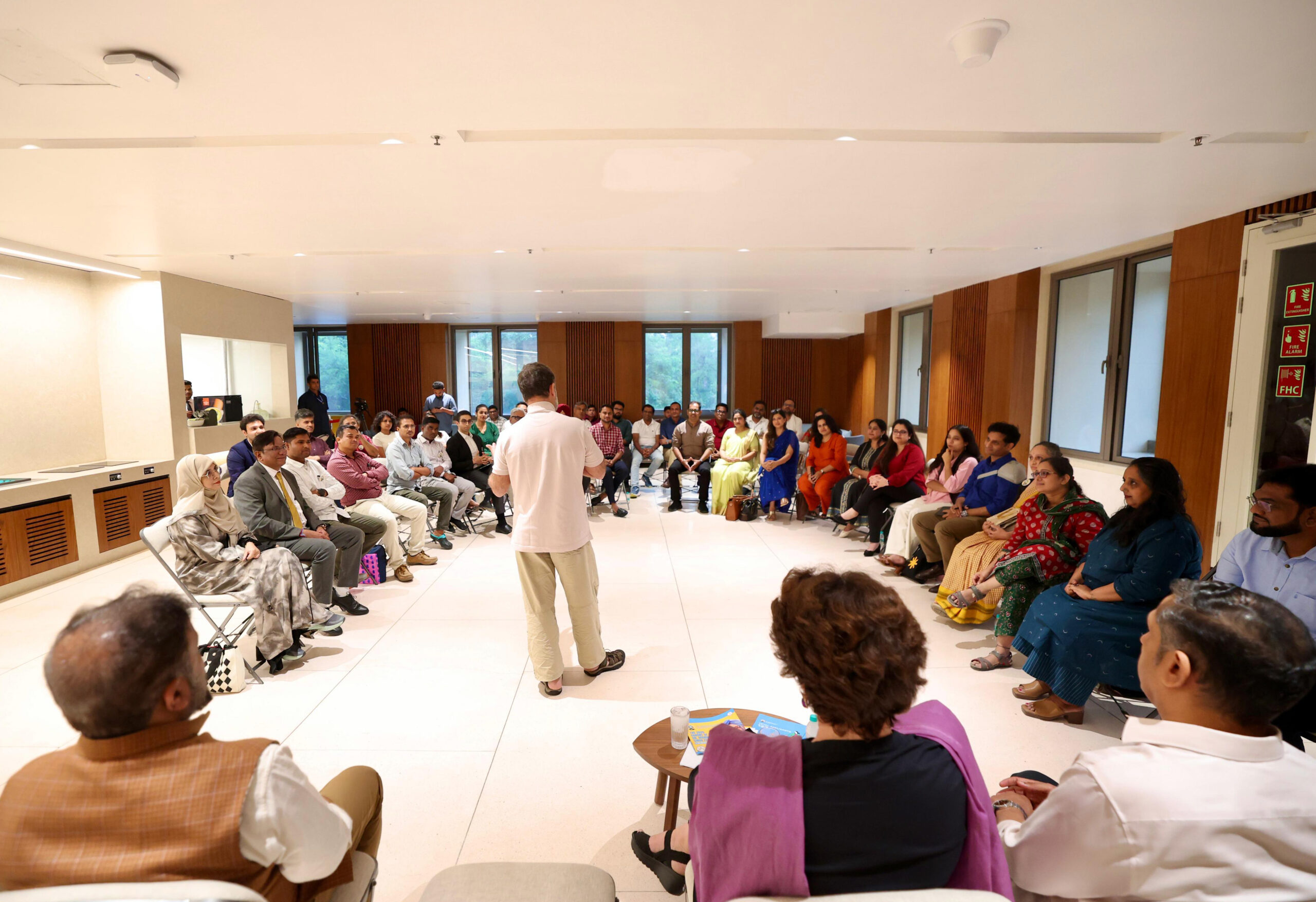 New Delhi: Rahul Gandhi Interacts with AIPC Manmohan Singh Fellows #Gallery New Delhi: Rahul Gandhi Interacts with AIPC Manmohan Singh Fellows #Gallery
