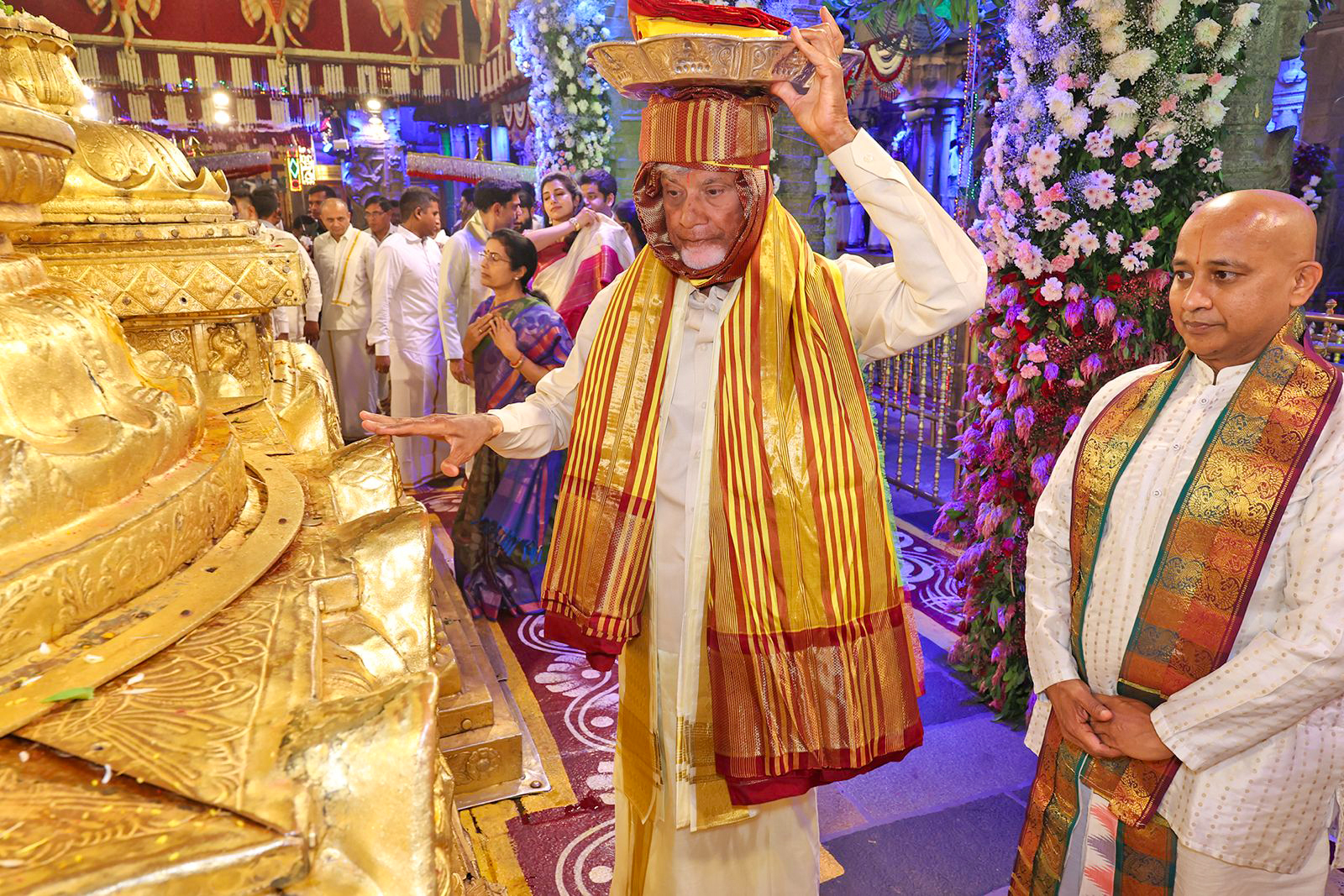 Tirumala: CM Chandrababu Naidu Visits Venkateswara Temple #Gallery Tirumala: CM Chandrababu Naidu Visits Venkateswara Temple #Gallery