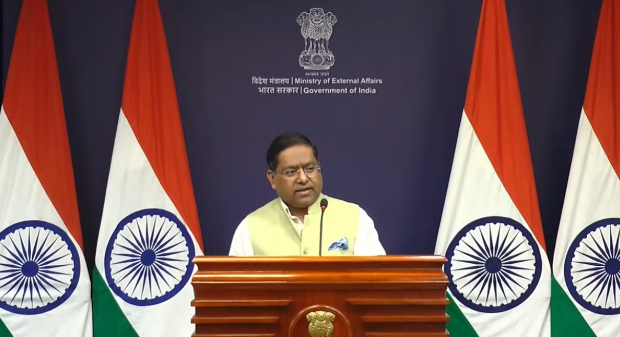 Such gimmicks and hoodwinking not new: India on Pakistan increasing bounty on Jaish chief Masood Azhar Such gimmicks and hoodwinking not new: India on Pakistan increasing bounty on Jaish chief Masood Azhar