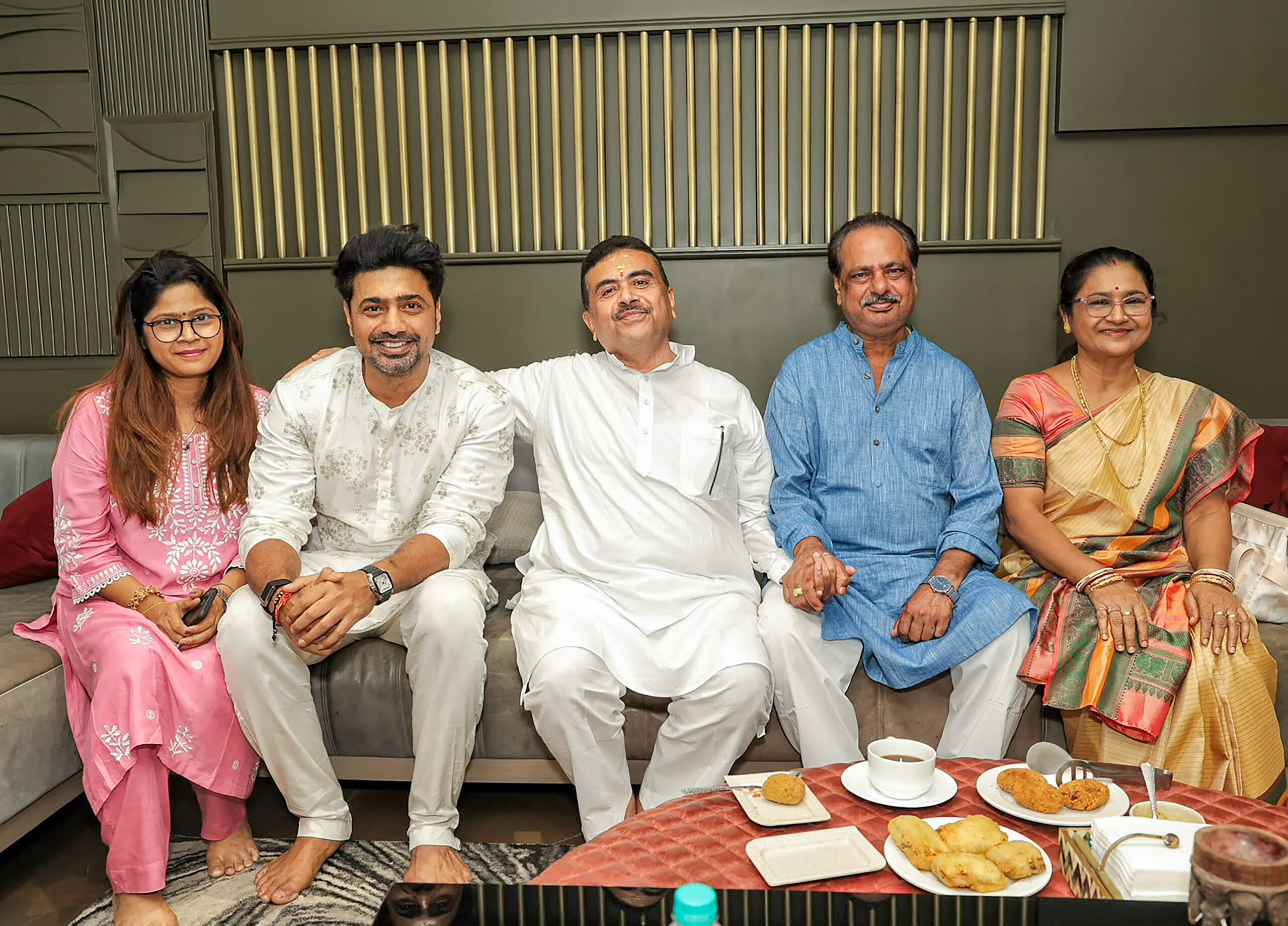 Kolkata: Suvendu Adhikari Attends Ganesh Puja at Actor Dev’s Residence #Gallery Kolkata: Suvendu Adhikari Attends Ganesh Puja at Actor Dev’s Residence #Gallery