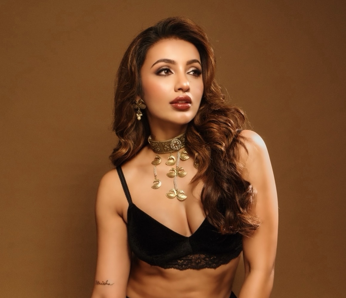 Actress Tejaswi Madiwada Glam Stills Actress Tejaswi Madiwada Glam Stills