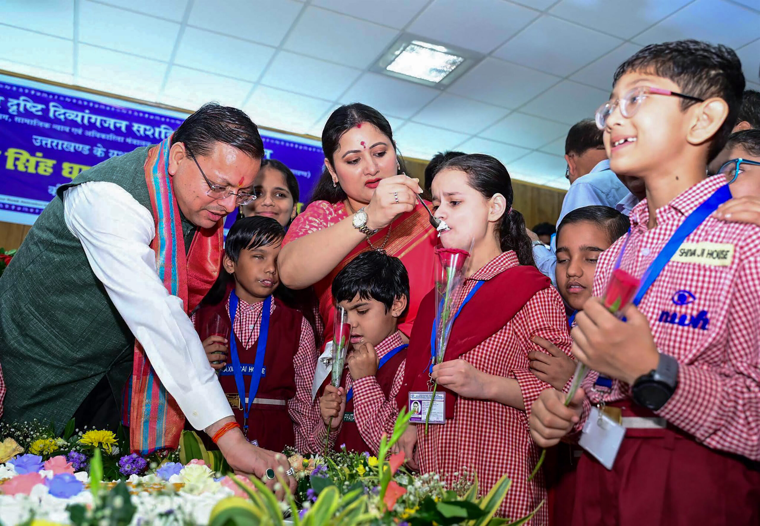 Dehradun: CM Dhami celebrates birthday with children #Gallery Dehradun: CM Dhami celebrates birthday with children #Gallery