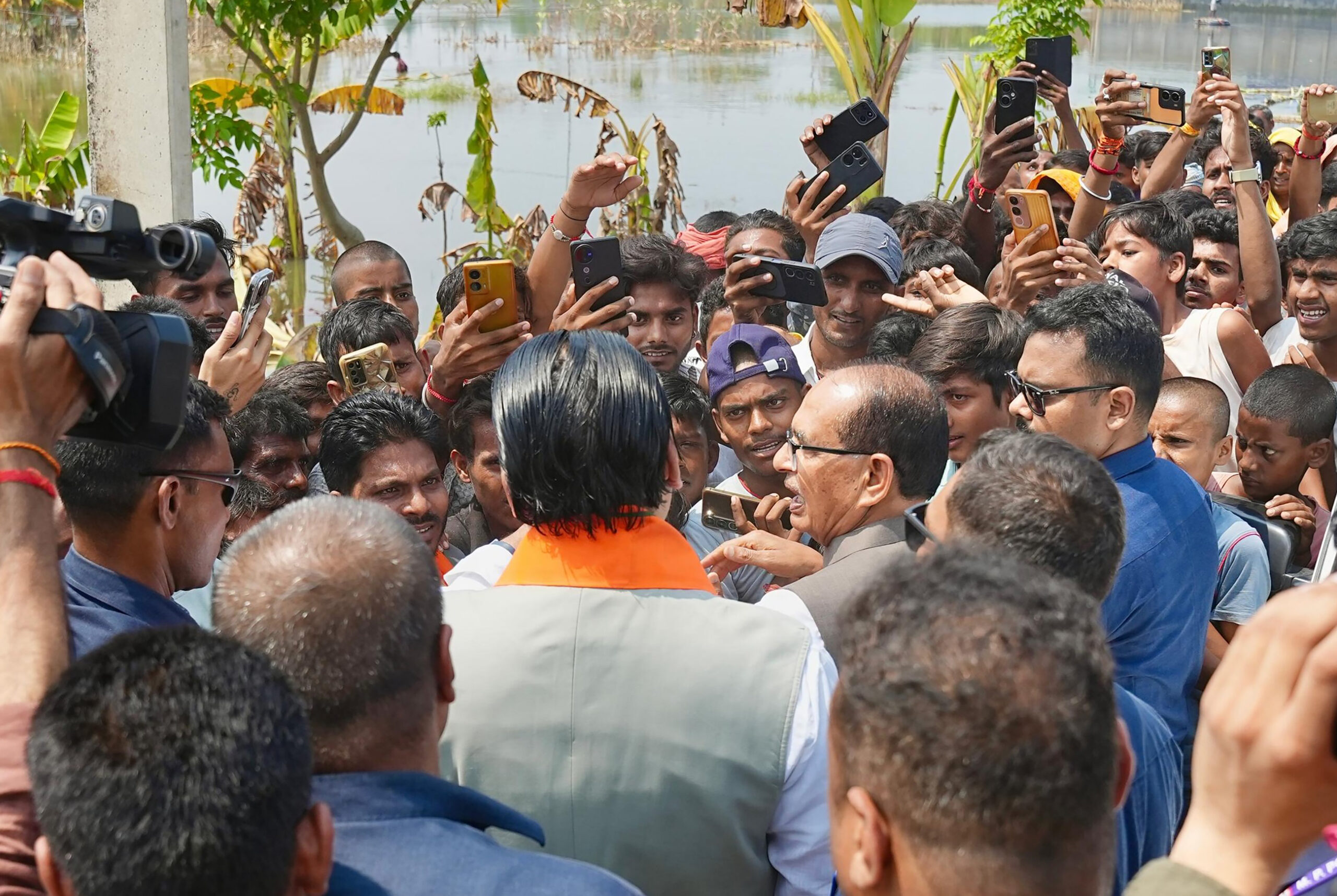 Patna: Samrat Choudhary, Shivraj Singh Chouhan Inspect Flood Hit Areas #Gallery Patna: Samrat Choudhary, Shivraj Singh Chouhan Inspect Flood Hit Areas #Gallery
