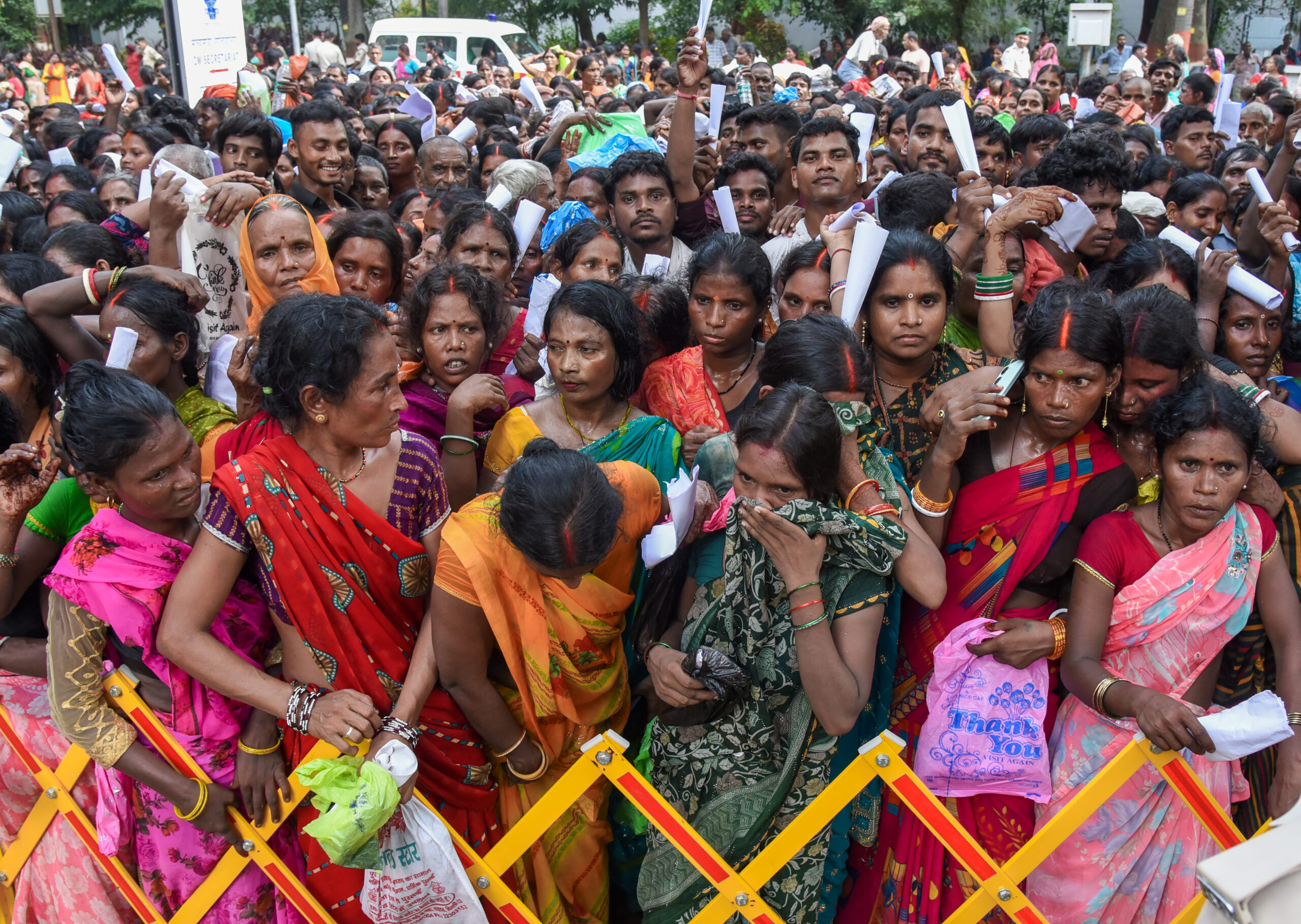 Patna: Women queue for land applications #Gallery Patna: Women queue for land applications #Gallery