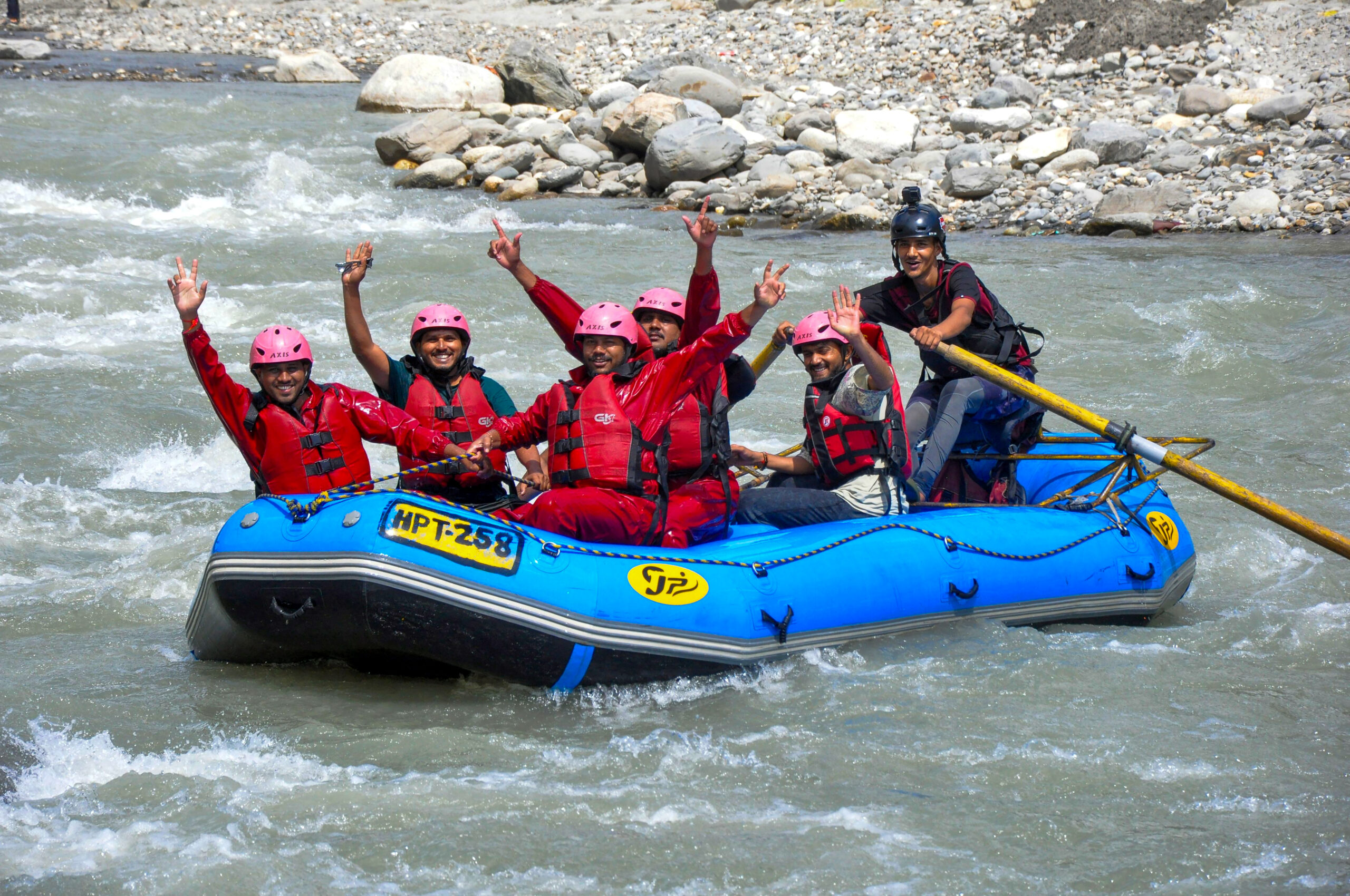 Kullu: Tourists return to Beas as river rafting resumes #Gallery Kullu: Tourists return to Beas as river rafting resumes #Gallery