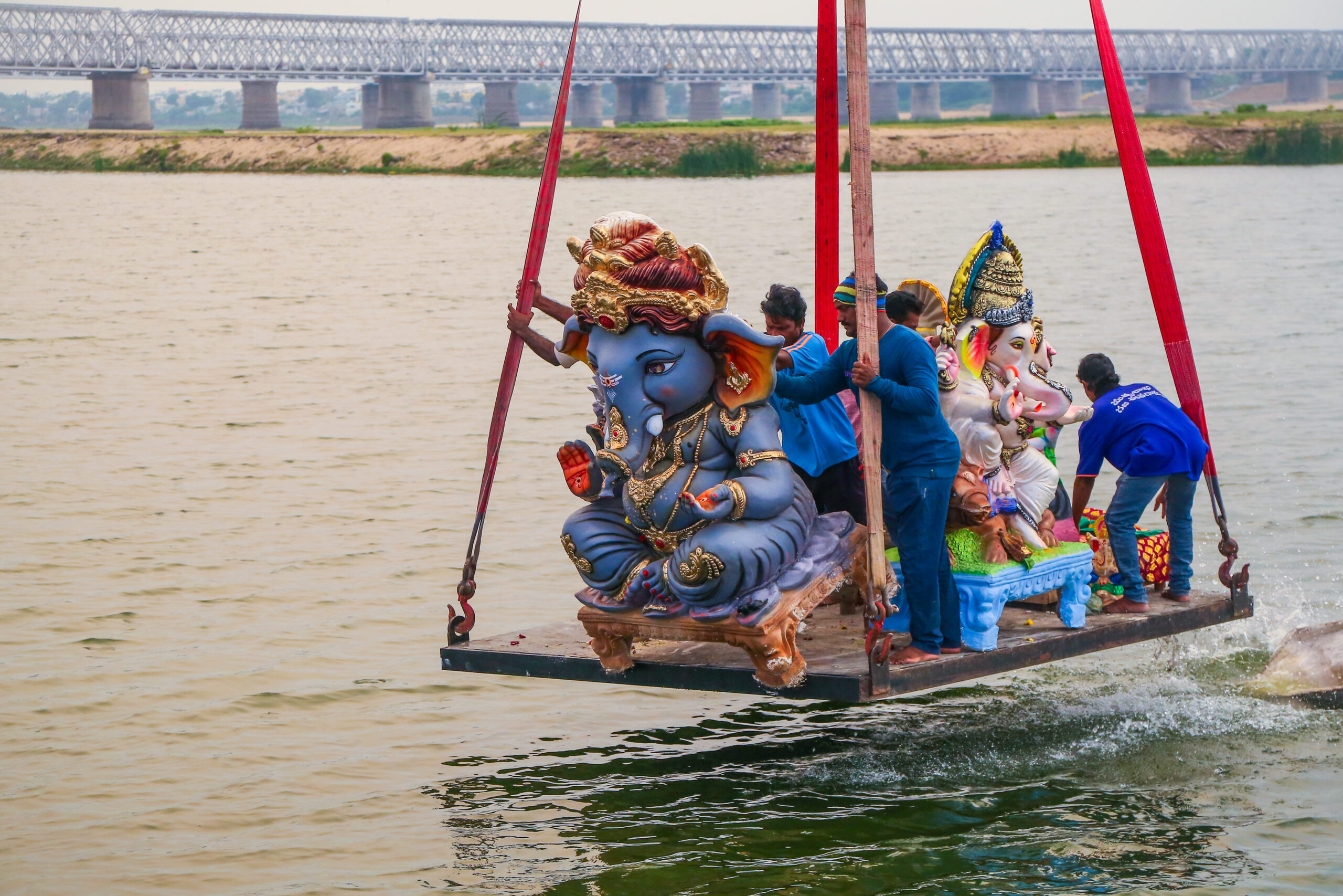 Vijayawada: Ganesh idol immersion in Krishna River #Gallery Vijayawada: Ganesh idol immersion in Krishna River #Gallery