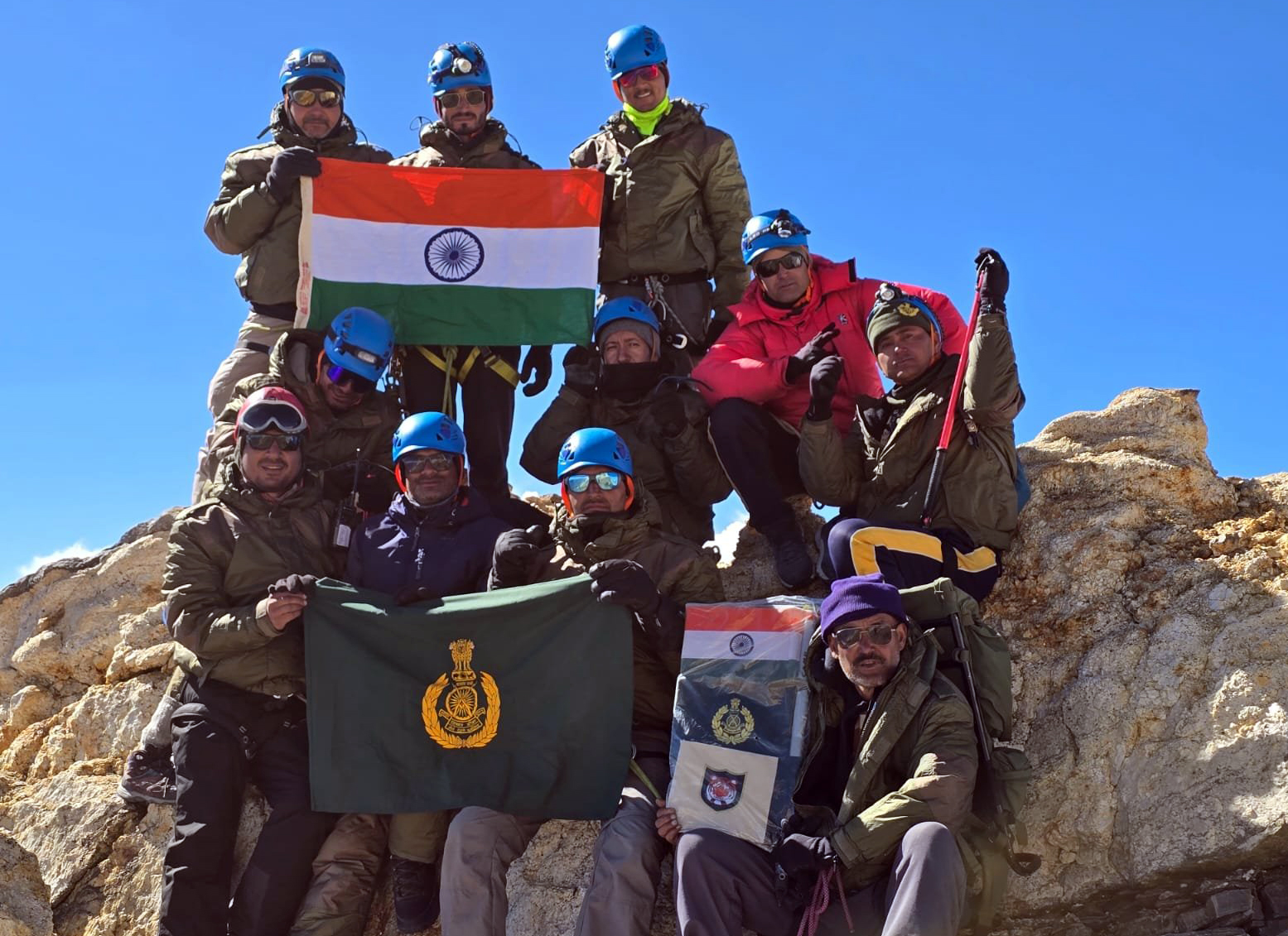Himachal Pradesh: ITBP mountaineers pose with the Indian national flag after successfully summiting Mt Reo Pargil, Himachal Pradesh’s highest peak at 6,759 metres, during the ‘Parvat Sankalp’ expedition on Wednesday, September 16, 2026. (Photo: IANS/X/@ITBP_official)