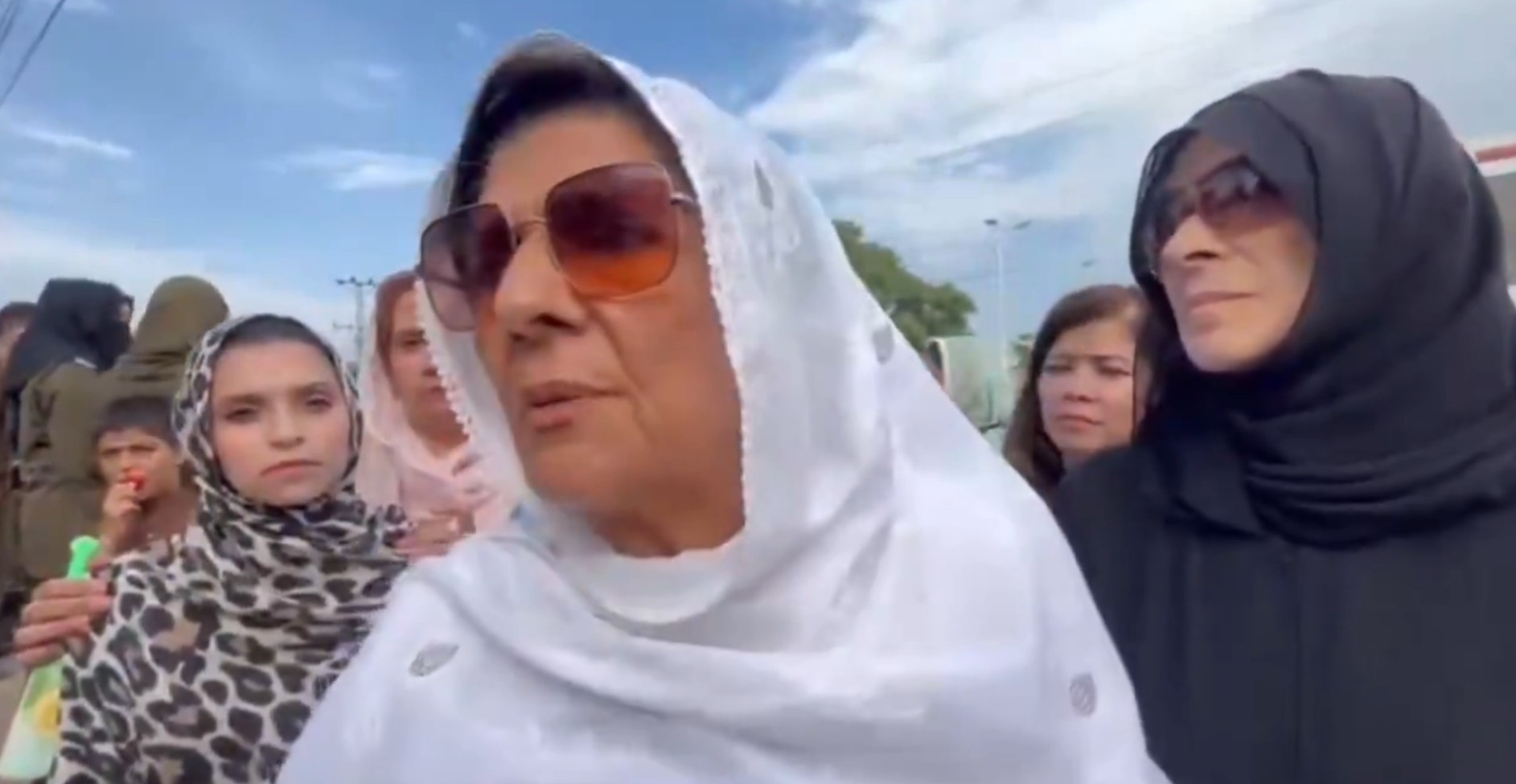 Former Pakistan PM Imran Khan's sisters once again denied meeting with him in prison Former Pakistan PM Imran Khan's sisters once again denied meeting with him in prison