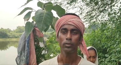 Bengal: Annapurna Yojana beneficiaries plant a tree as 'birthday gift' for PM Modi Bengal: Annapurna Yojana beneficiaries plant a tree as 'birthday gift' for PM Modi