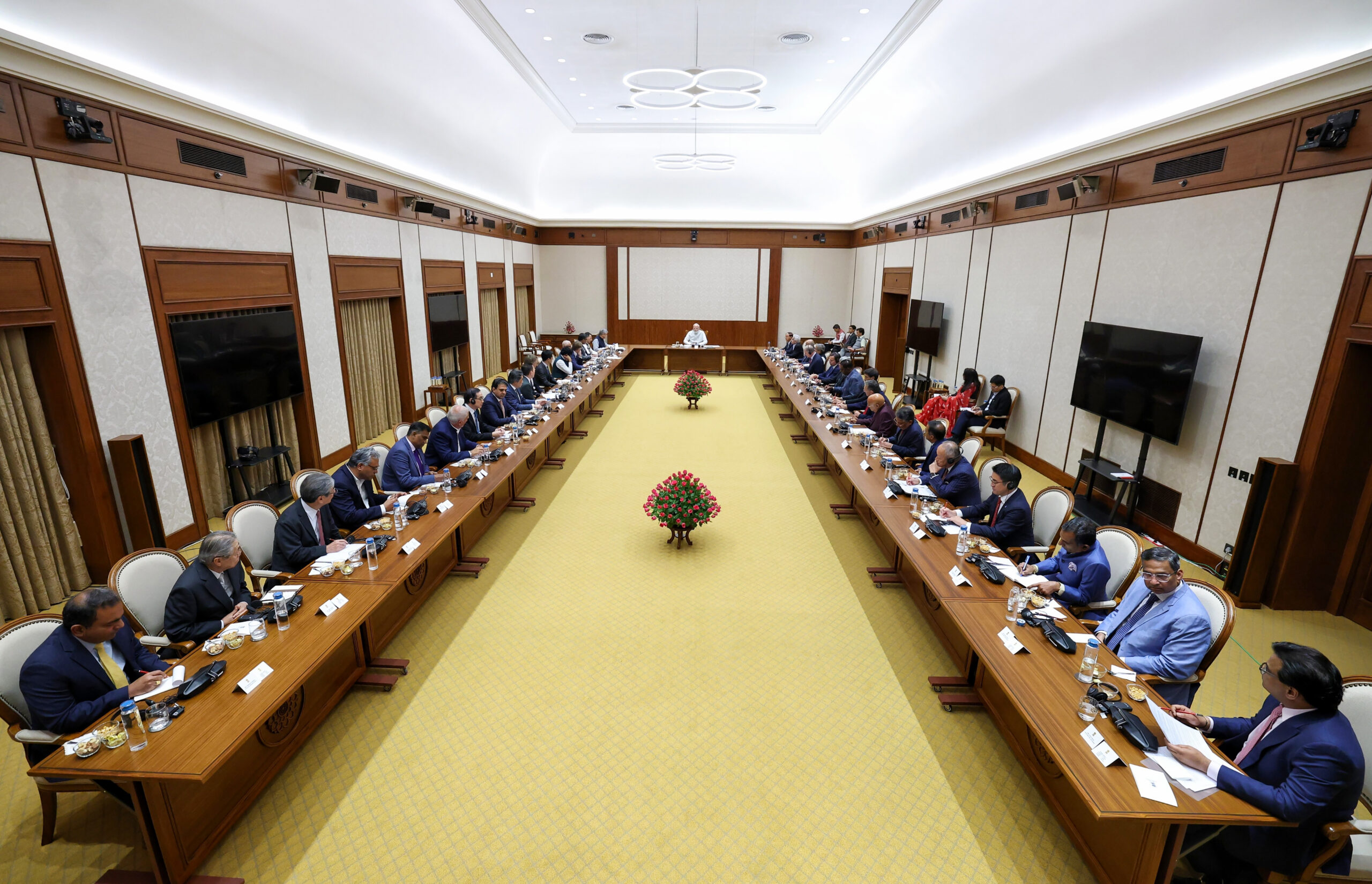 New Delhi: PM chairs Semiconductor Roundtable with industry leaders #Gallery New Delhi: PM chairs Semiconductor Roundtable with industry leaders #Gallery