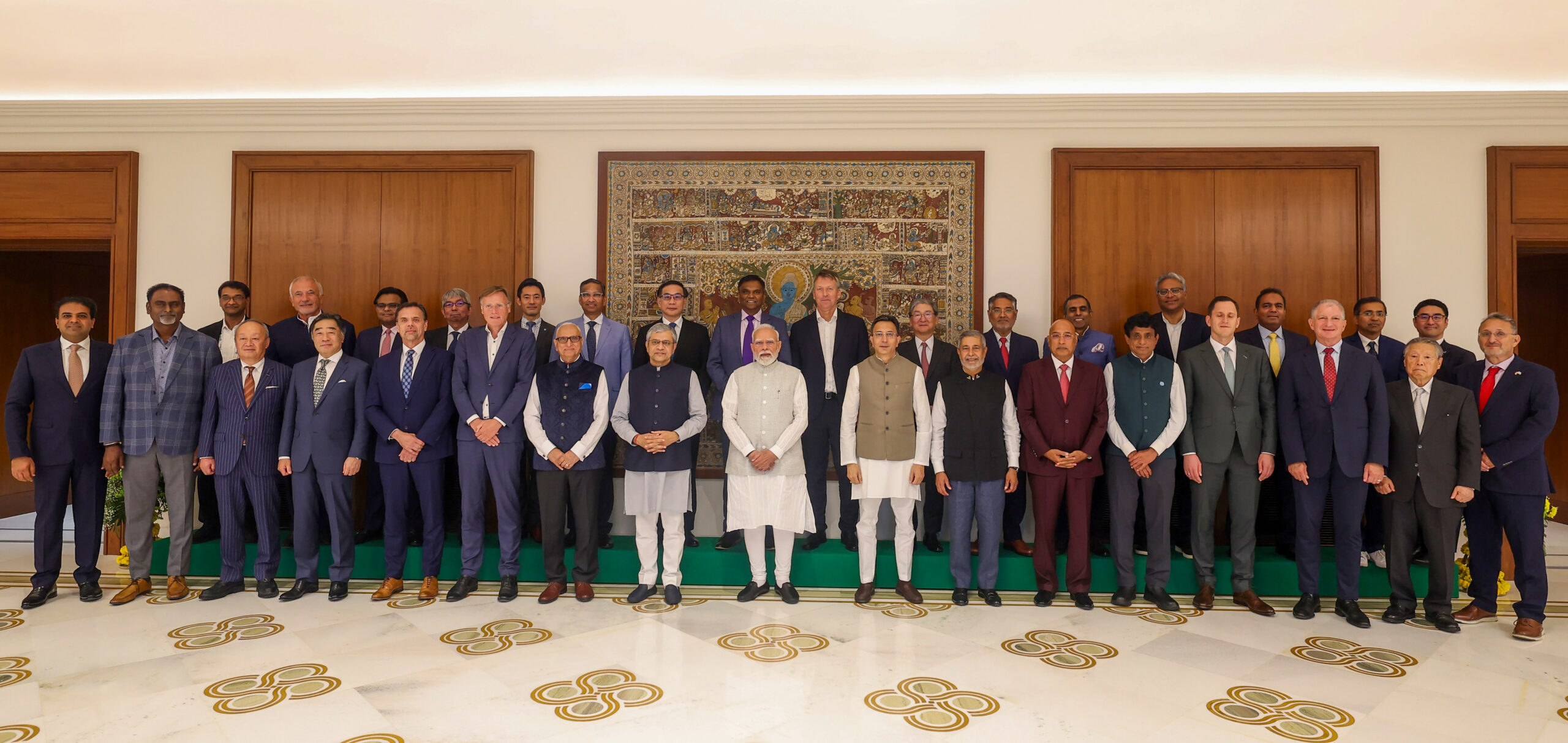 New Delhi: Prime Minister Narendra Modi with Union Minister of Electronics and Information Technology Ashwini Vaishnaw, Union Minister of State in the Ministry of Electronics and Information Technology Jitin Prasada and other dignitaries during a Semiconductor Roundtable with leading CEOs at Seva Teerth in New Delhi on Wednesday, September 16, 2026. (Photo: IANS/PMO)