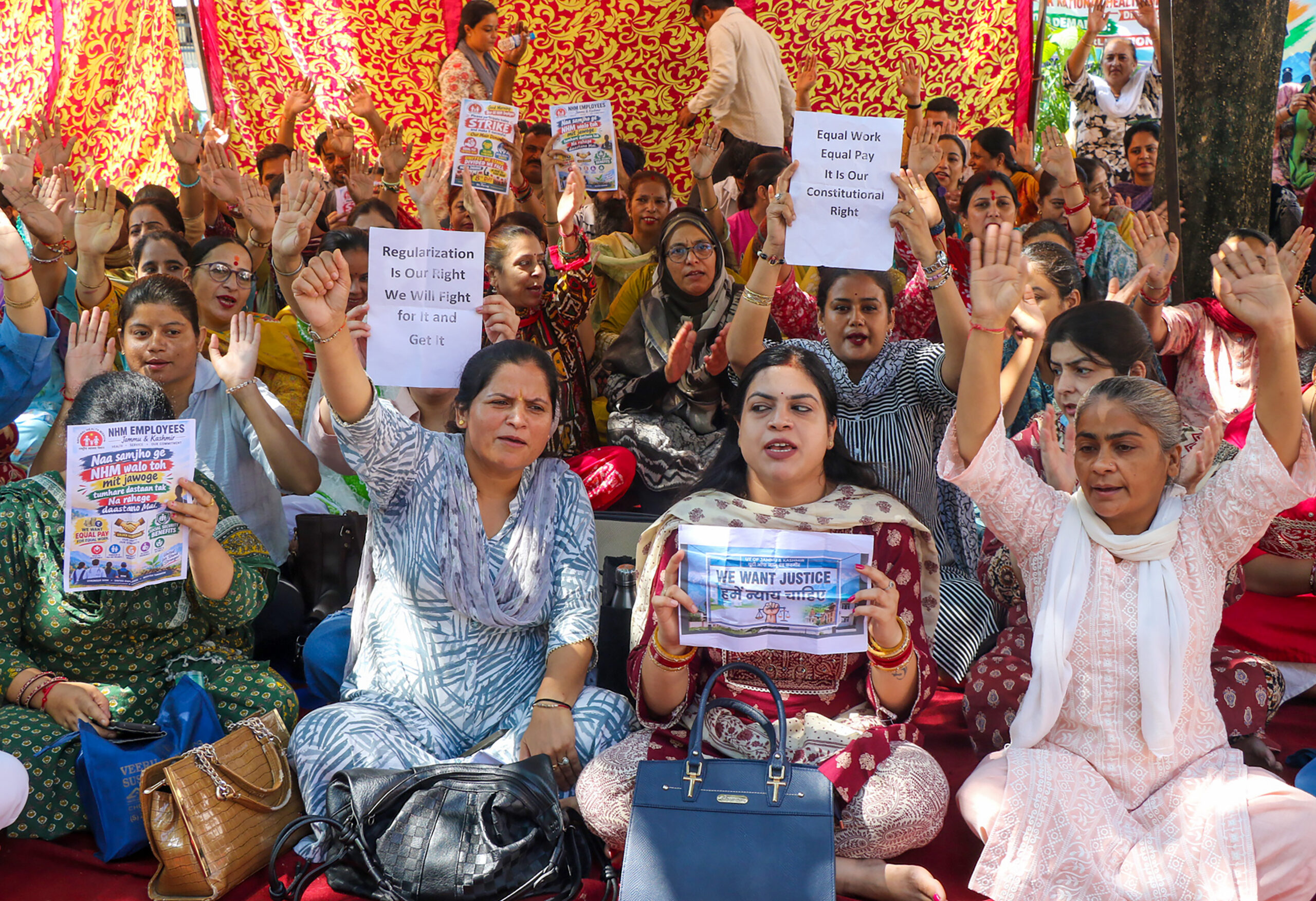 Jammu: NHM employees stage protest over demands #Gallery Jammu: NHM employees stage protest over demands #Gallery