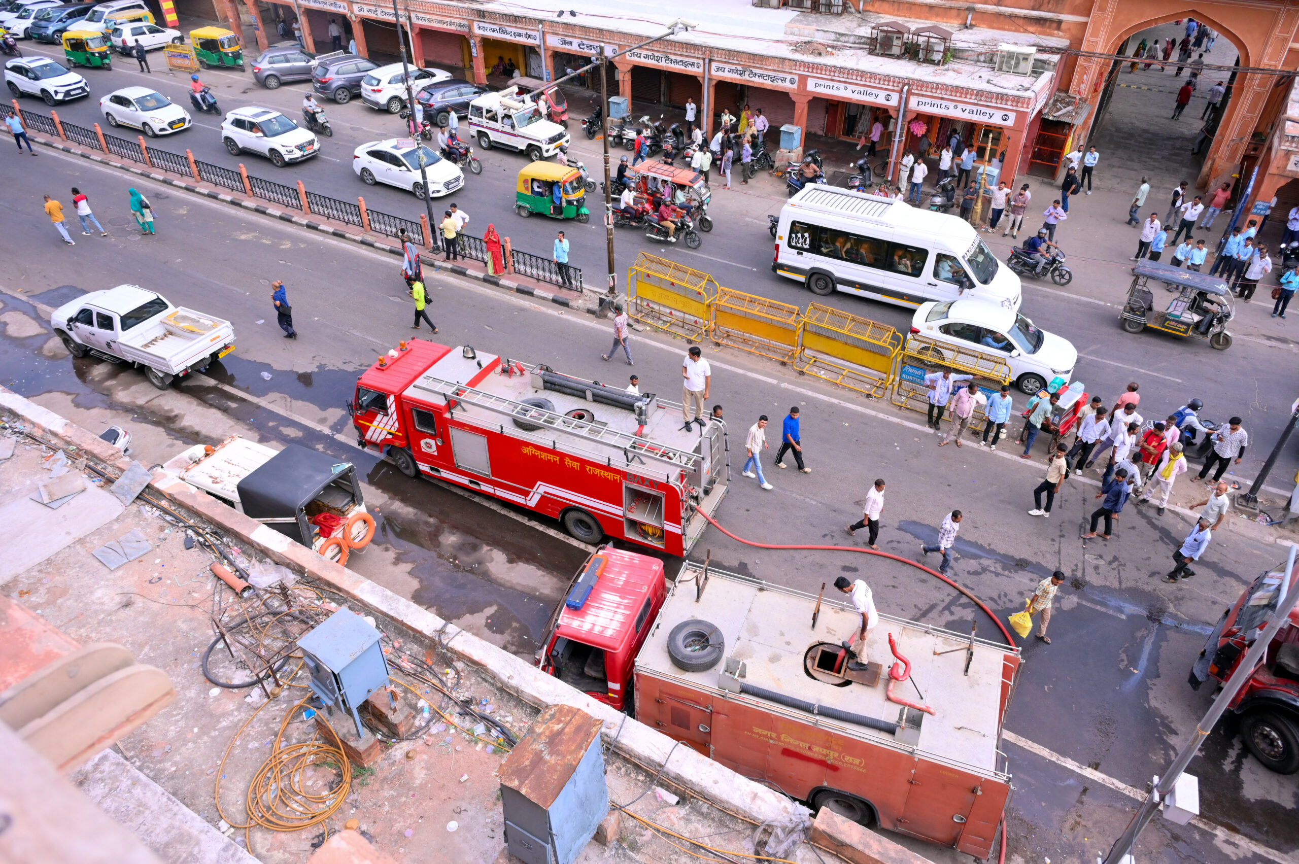 Jaipur: Fire breaks out at Sethi Complex in Tripolia Bazaar #Gallery Jaipur: Fire breaks out at Sethi Complex in Tripolia Bazaar #Gallery