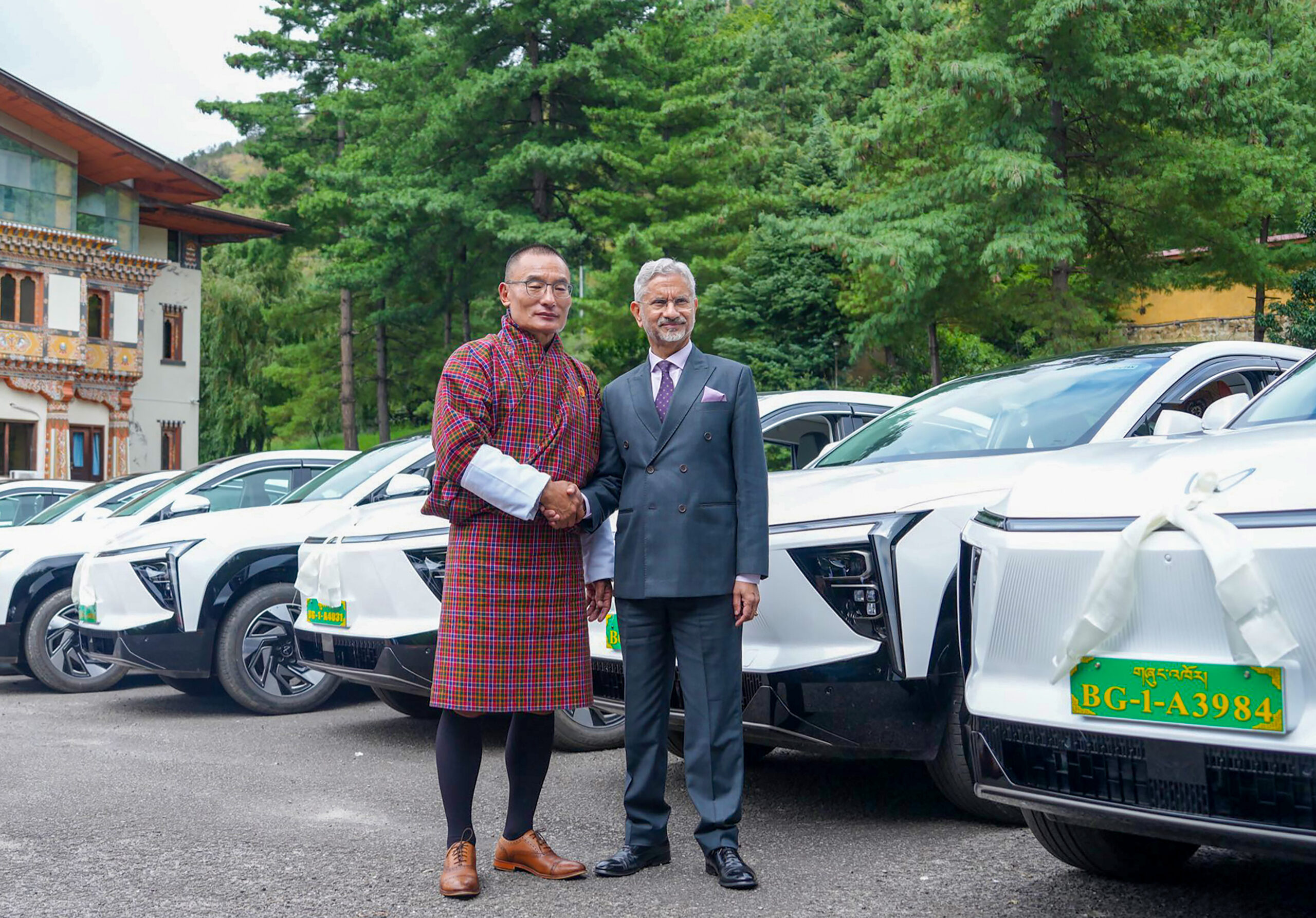 Thimphu: S. Jaishankar hands over Made in India electric vehicles to Bhutan PM #Gallery Thimphu: S. Jaishankar hands over Made in India electric vehicles to Bhutan PM #Gallery