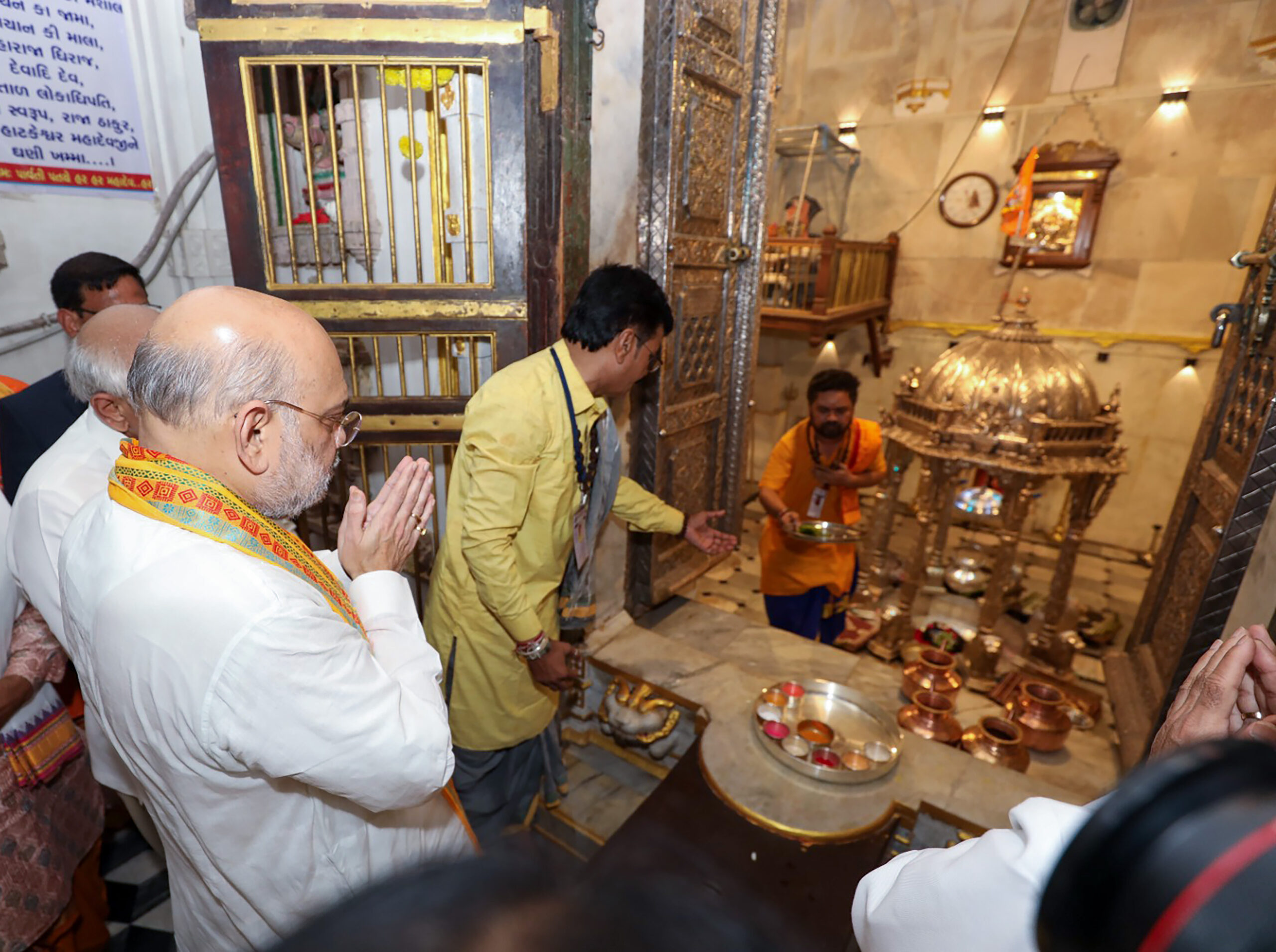 Vadnagar: Amit Shah offers prayers at Hatkeshwar Mahadev Temple #Gallery Vadnagar: Amit Shah offers prayers at Hatkeshwar Mahadev Temple #Gallery