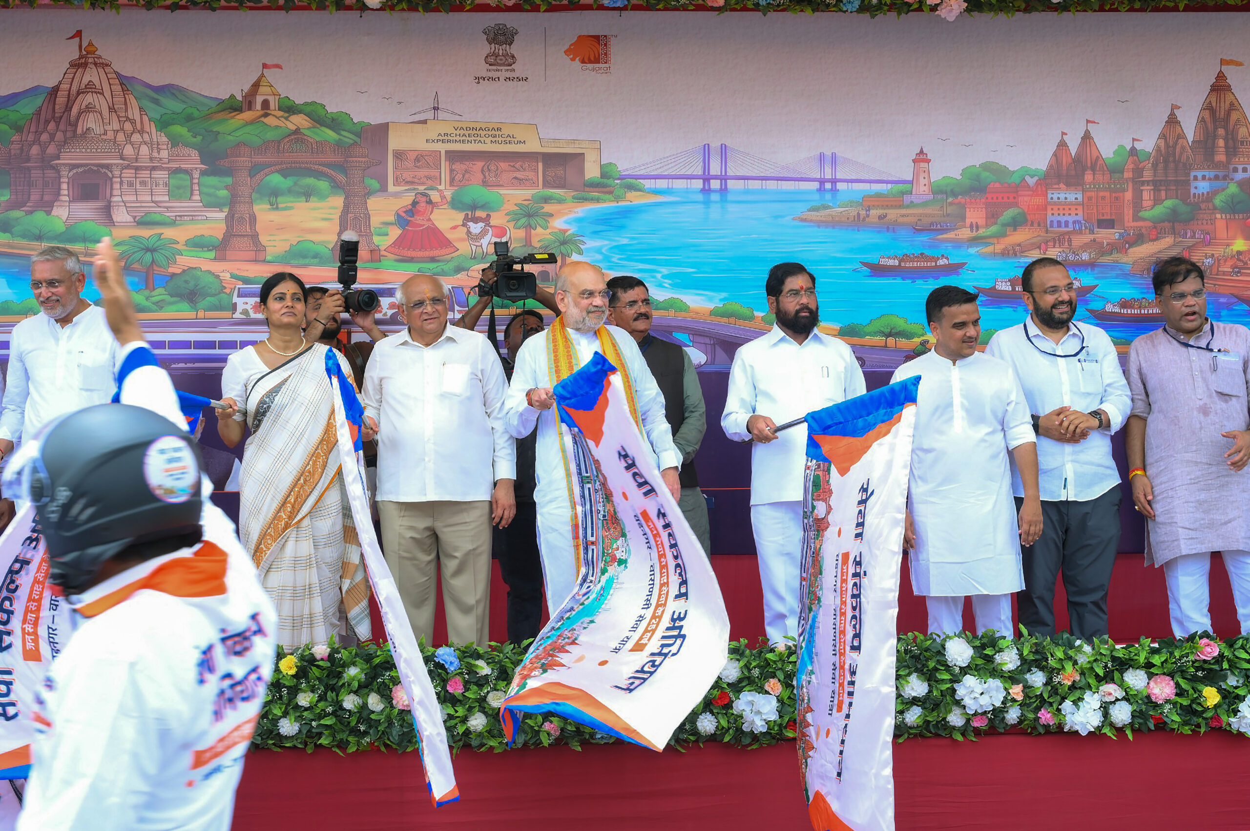 Vadnagar: Seva Yatra Begins for Varanasi #Gallery Vadnagar: Seva Yatra Begins for Varanasi #Gallery
