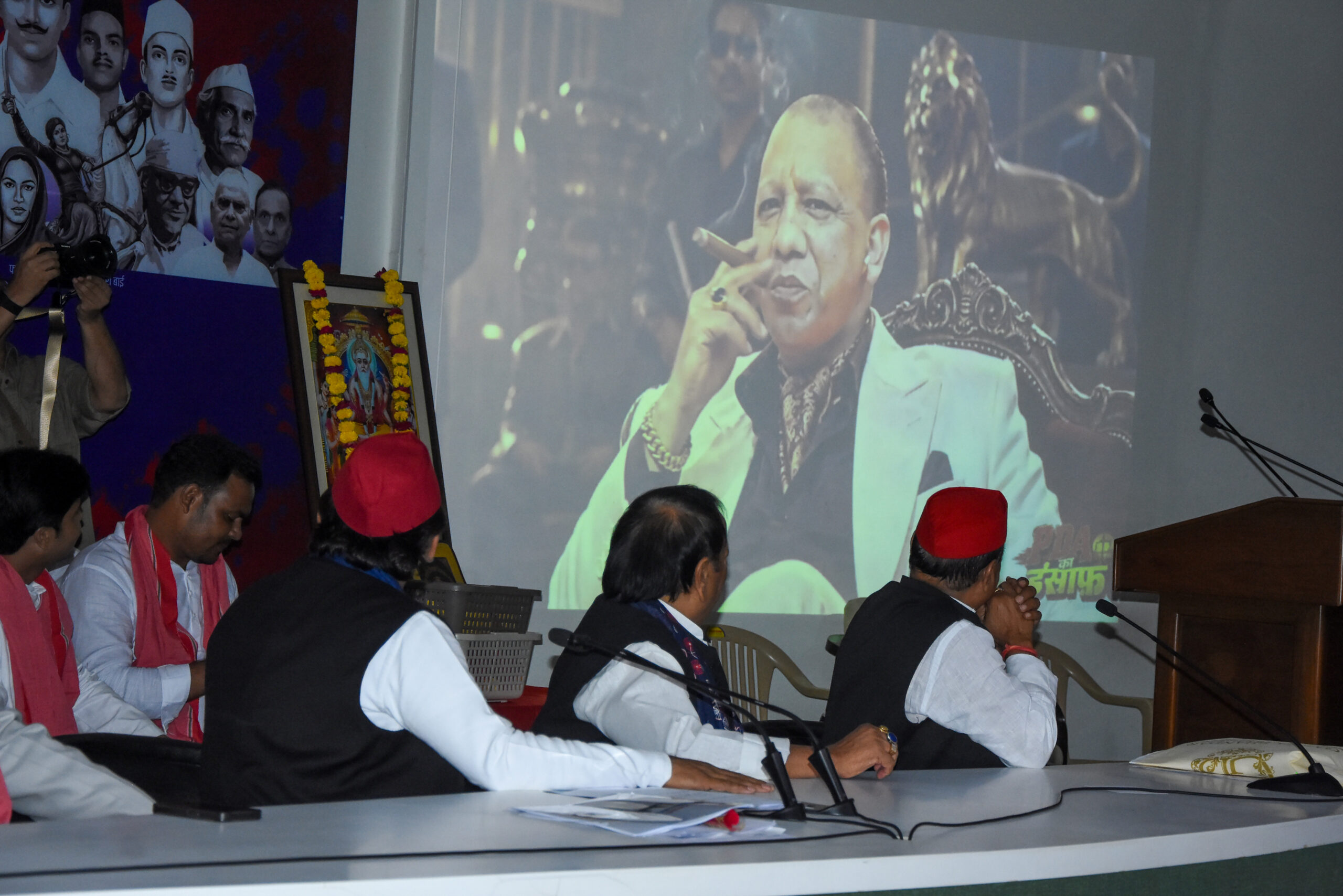 Lucknow: Akhilesh Yadav at press conference at SP office #Gallery Lucknow: Akhilesh Yadav at press conference at SP office #Gallery