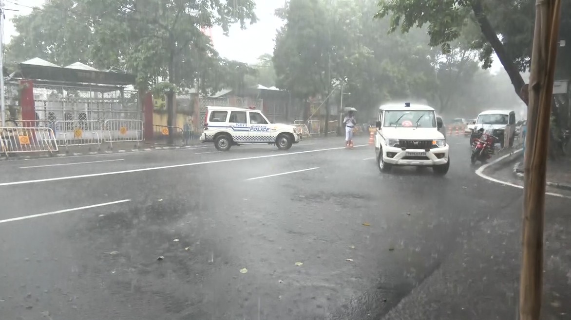 South Bengal to get relief from heat as thunderstorms, rain forecast for five days South Bengal to get relief from heat as thunderstorms, rain forecast for five days