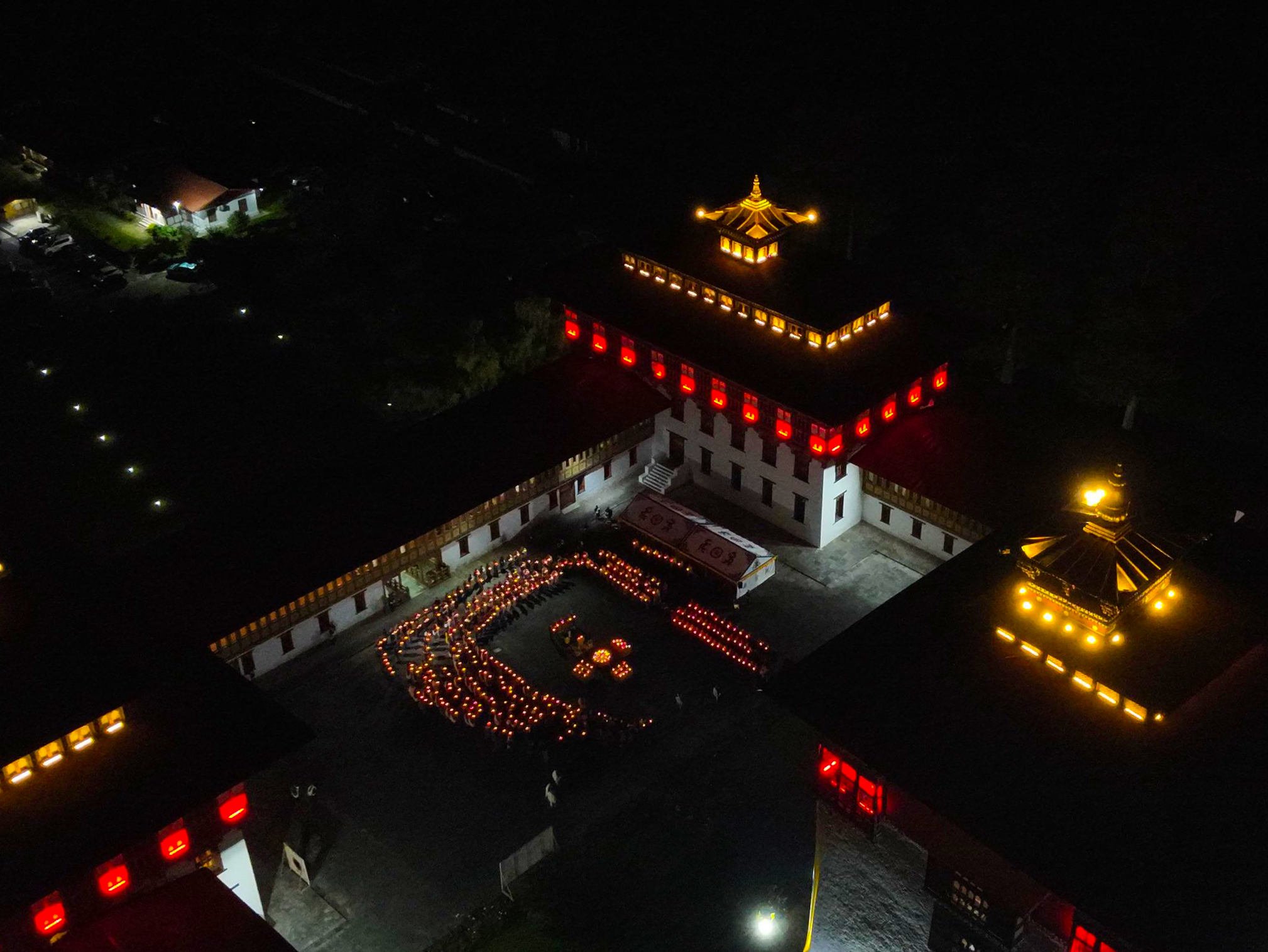 Thimphu: ‘Aashirvaad Ka Diya’ lit at Tashichho Dzong on PM Modi’s birthday #Gallery Thimphu: ‘Aashirvaad Ka Diya’ lit at Tashichho Dzong on PM Modi’s birthday #Gallery