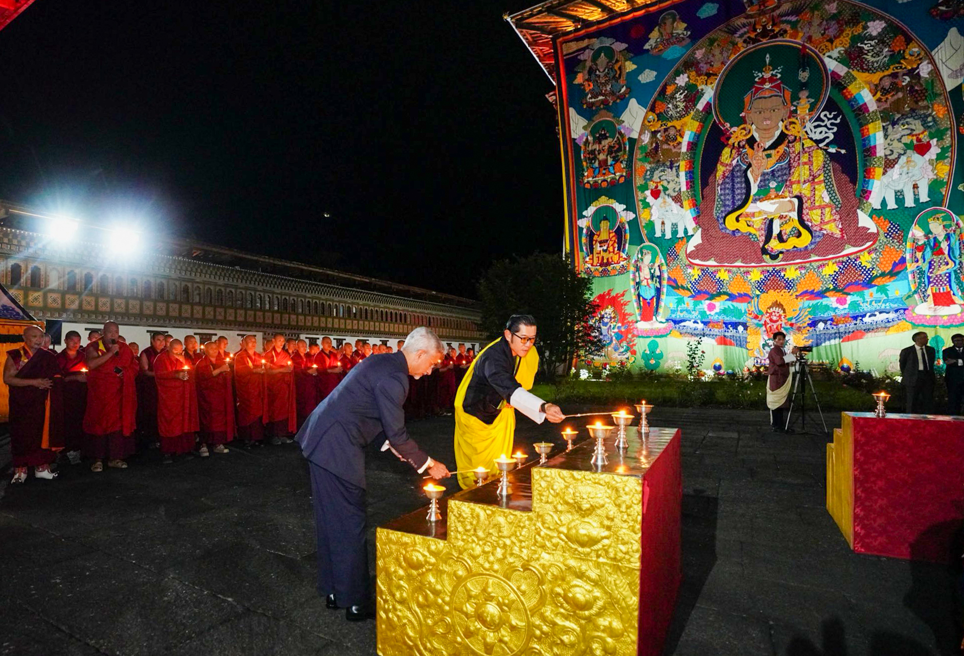 Thimphu: ‘Aashirvaad Ka Diya’ lit at Tashichho Dzong on PM Modi’s birthday #Gallery Thimphu: ‘Aashirvaad Ka Diya’ lit at Tashichho Dzong on PM Modi’s birthday #Gallery