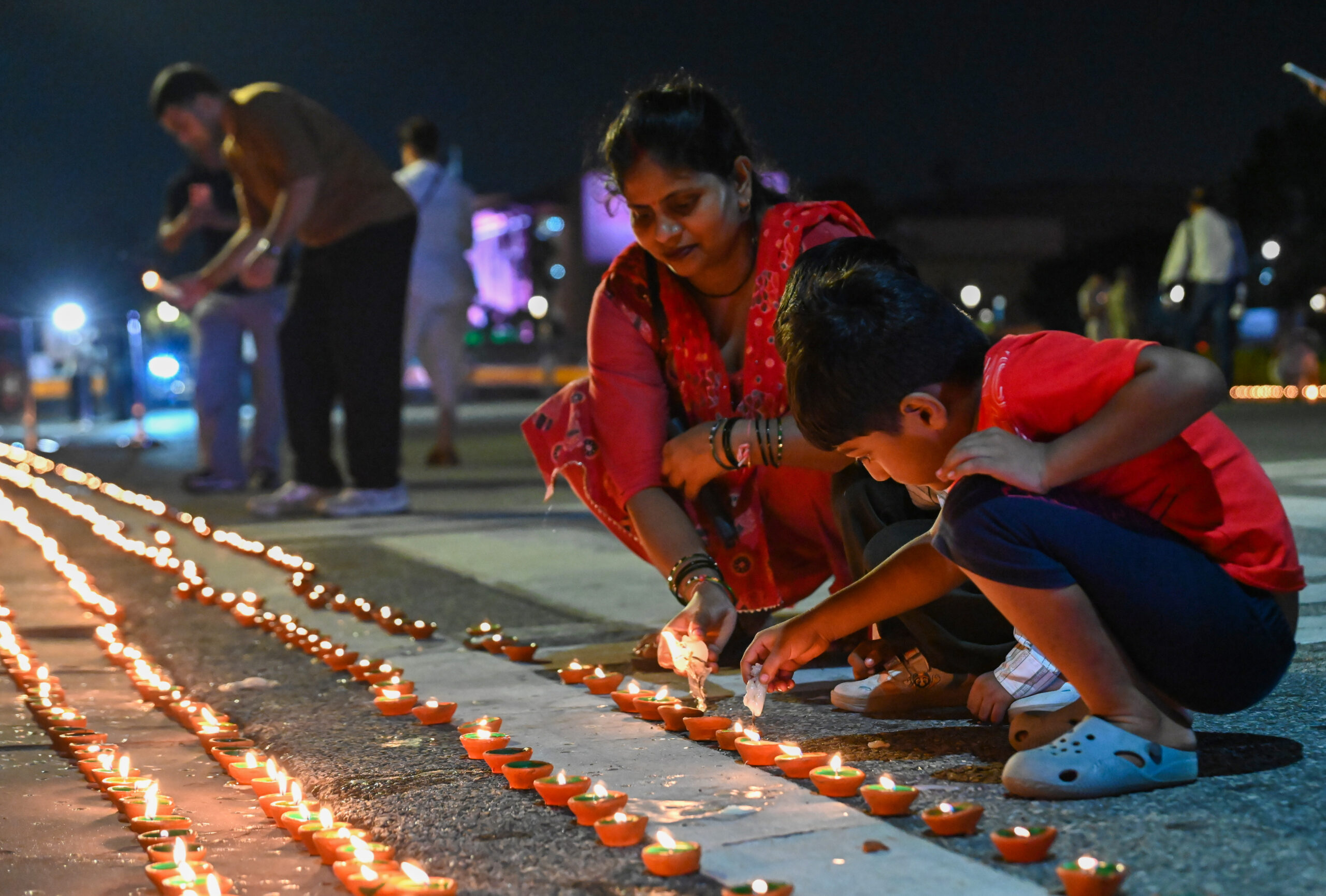 New Delhi: Mega diya lighting event on PM’s birthday #Gallery New Delhi: Mega diya lighting event on PM’s birthday #Gallery